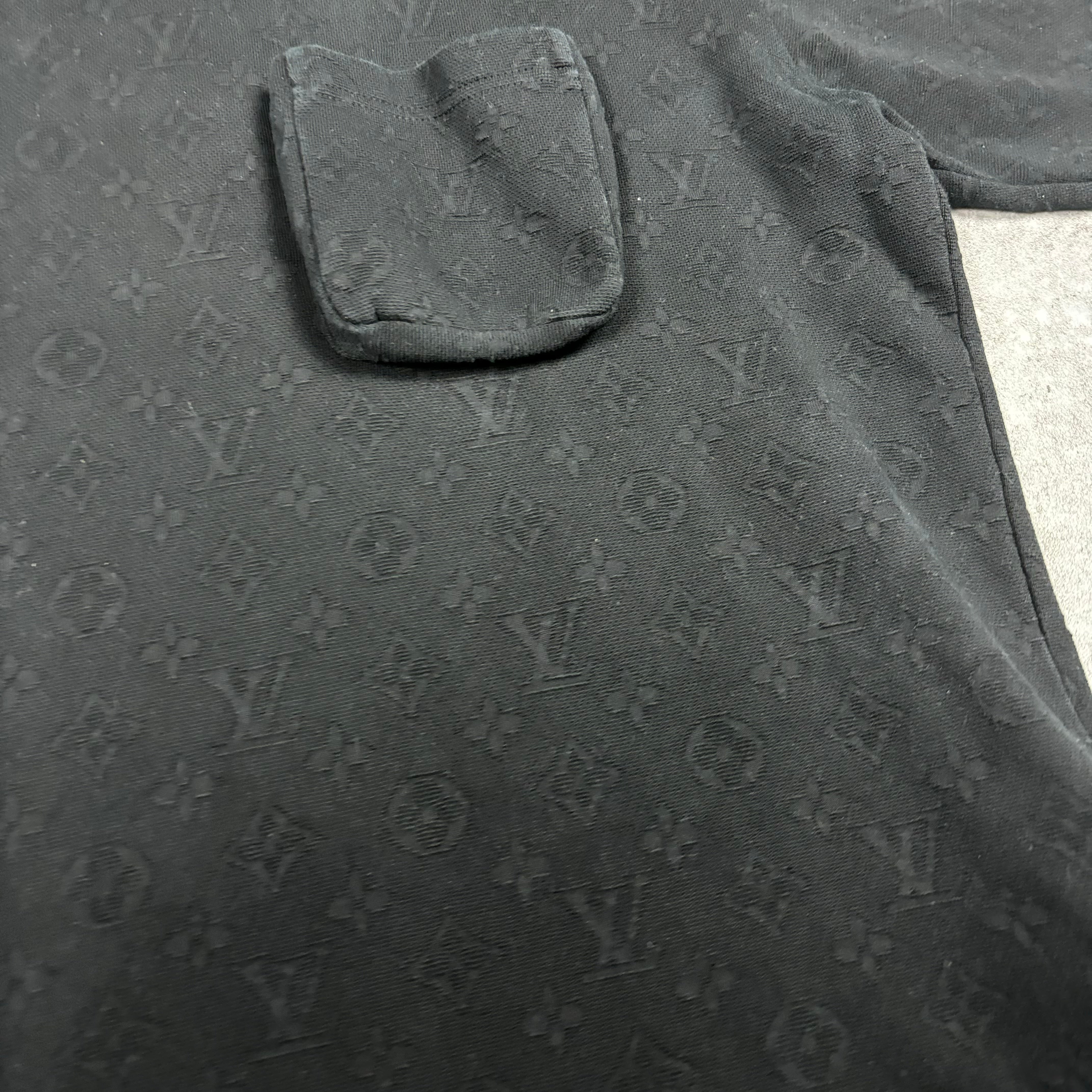 LOUIS VUITTON MONOGRAM T-SHIRT (XL)