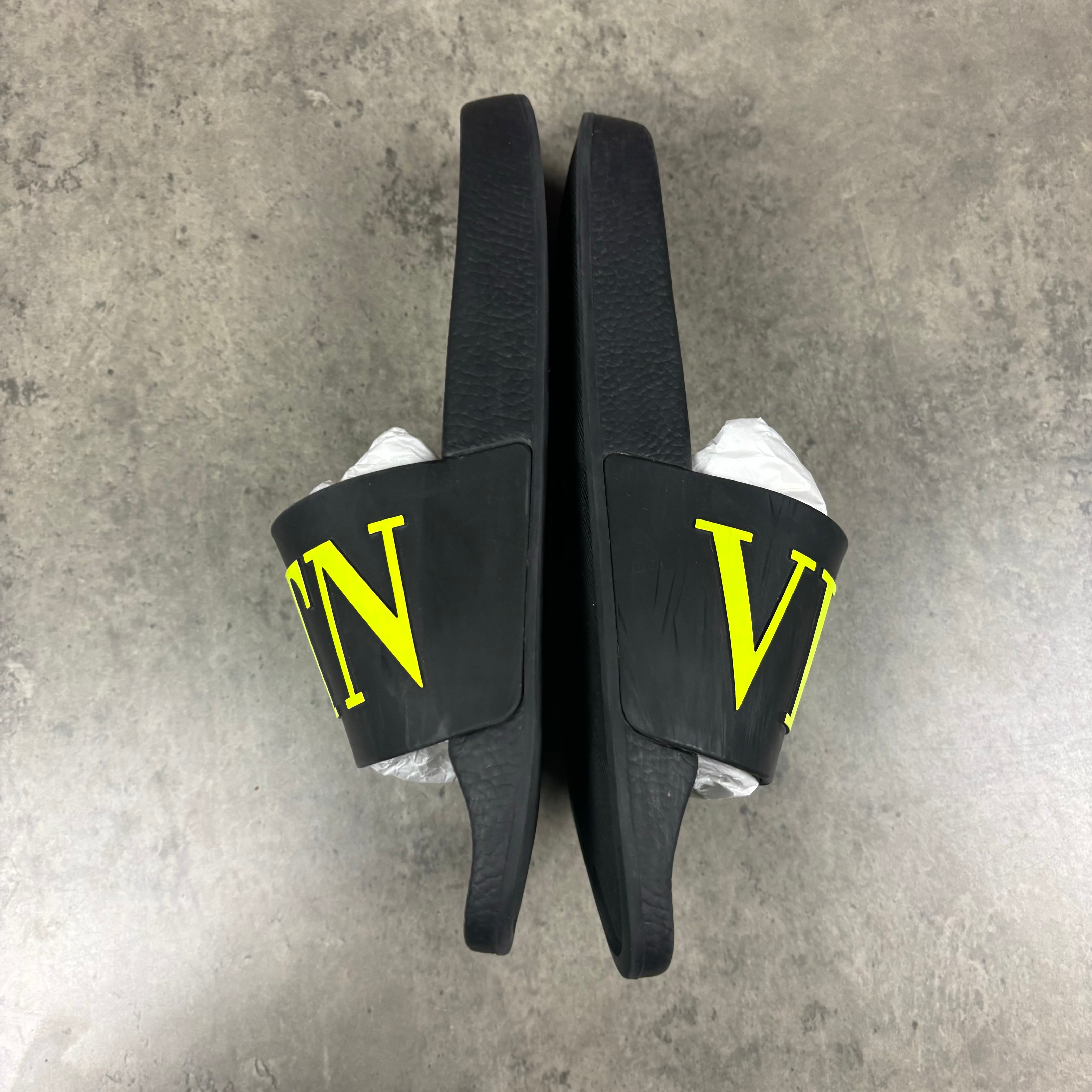 VALENTINO SLIDERS - (EU 41 / UK 7)