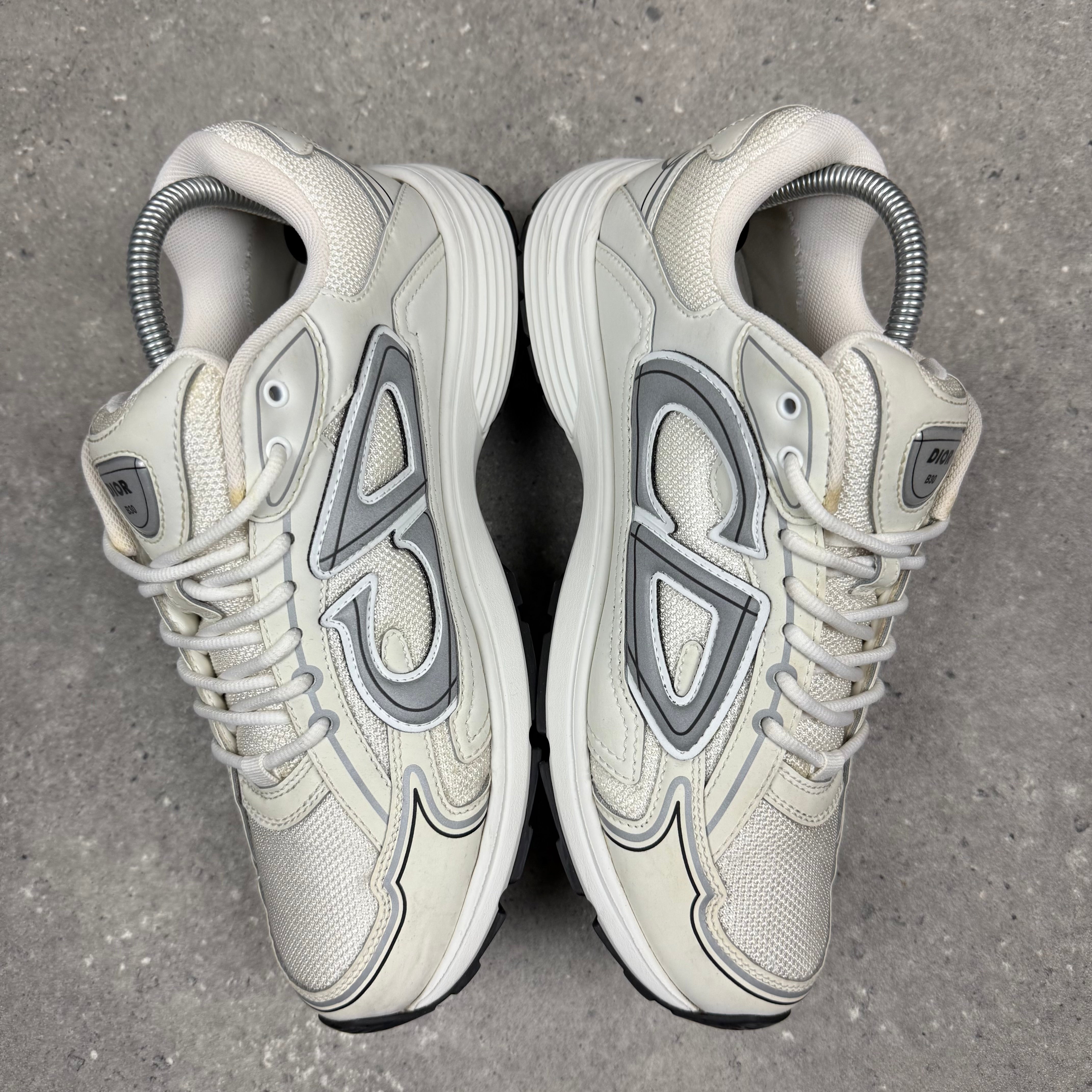 DIOR B30 WHITE - (EU 42 / UK 8)