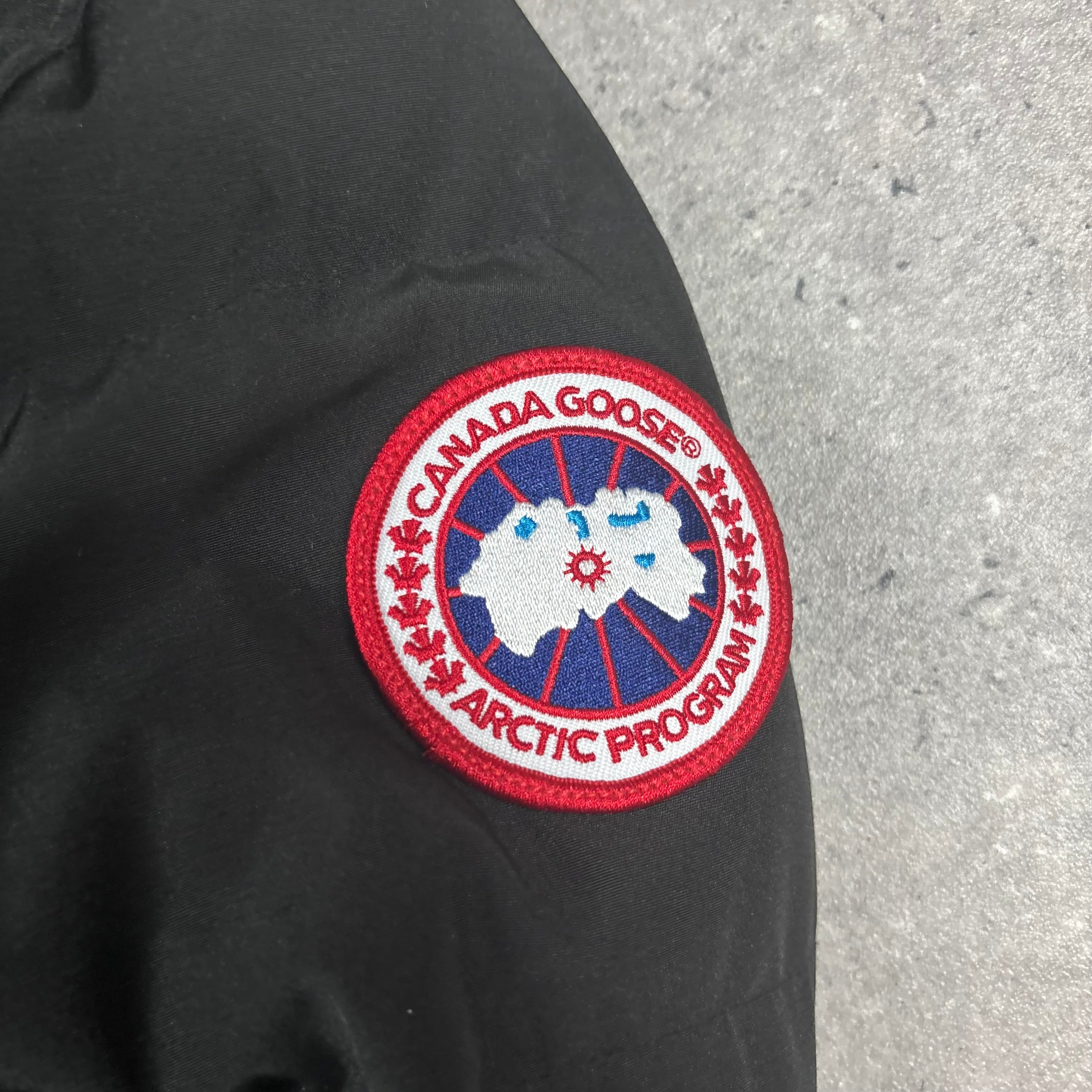 CANADA GOOSE WYNDHAM PARKA BLACK - (S)