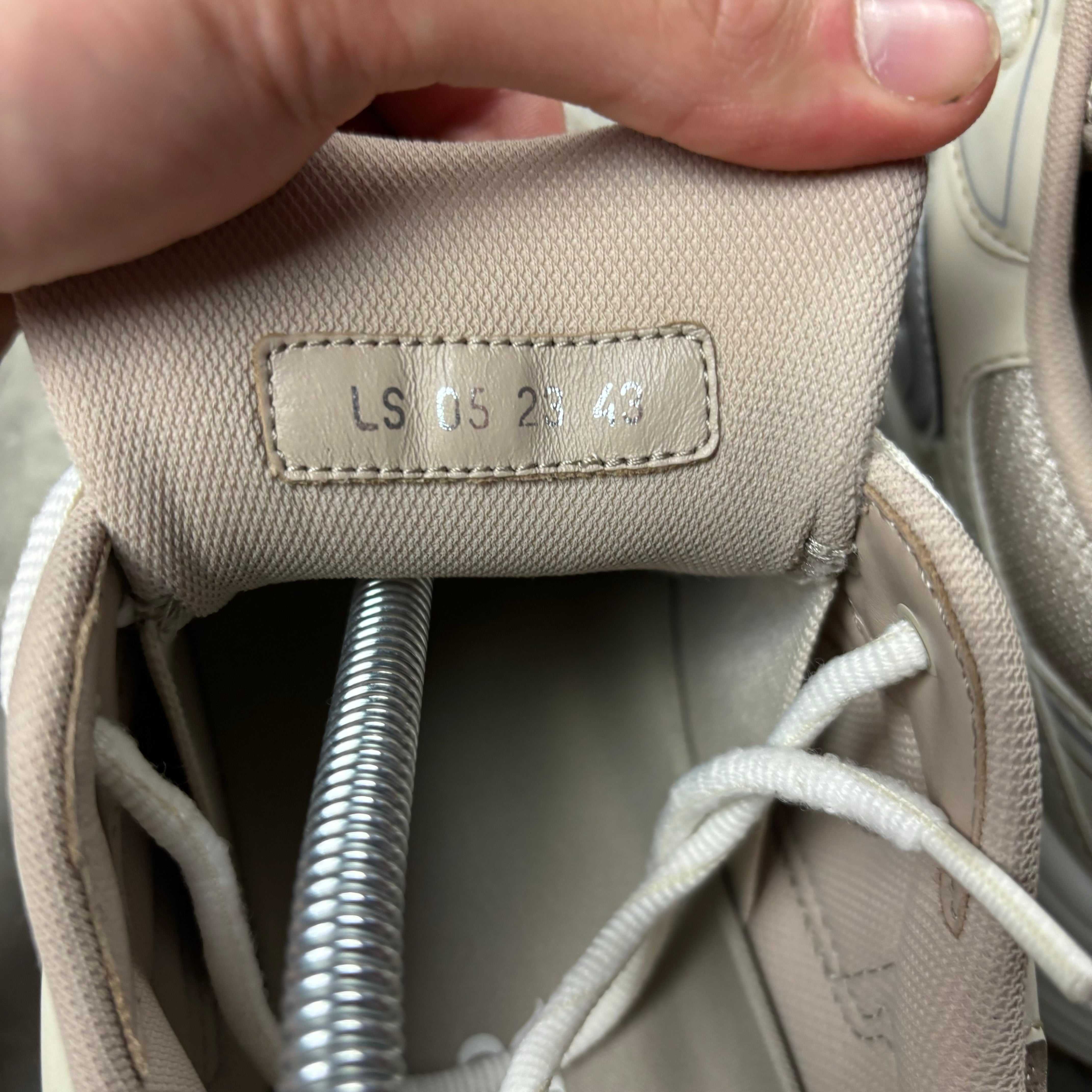 DIOR B30 BEIGE - (EU43 / UK 9)