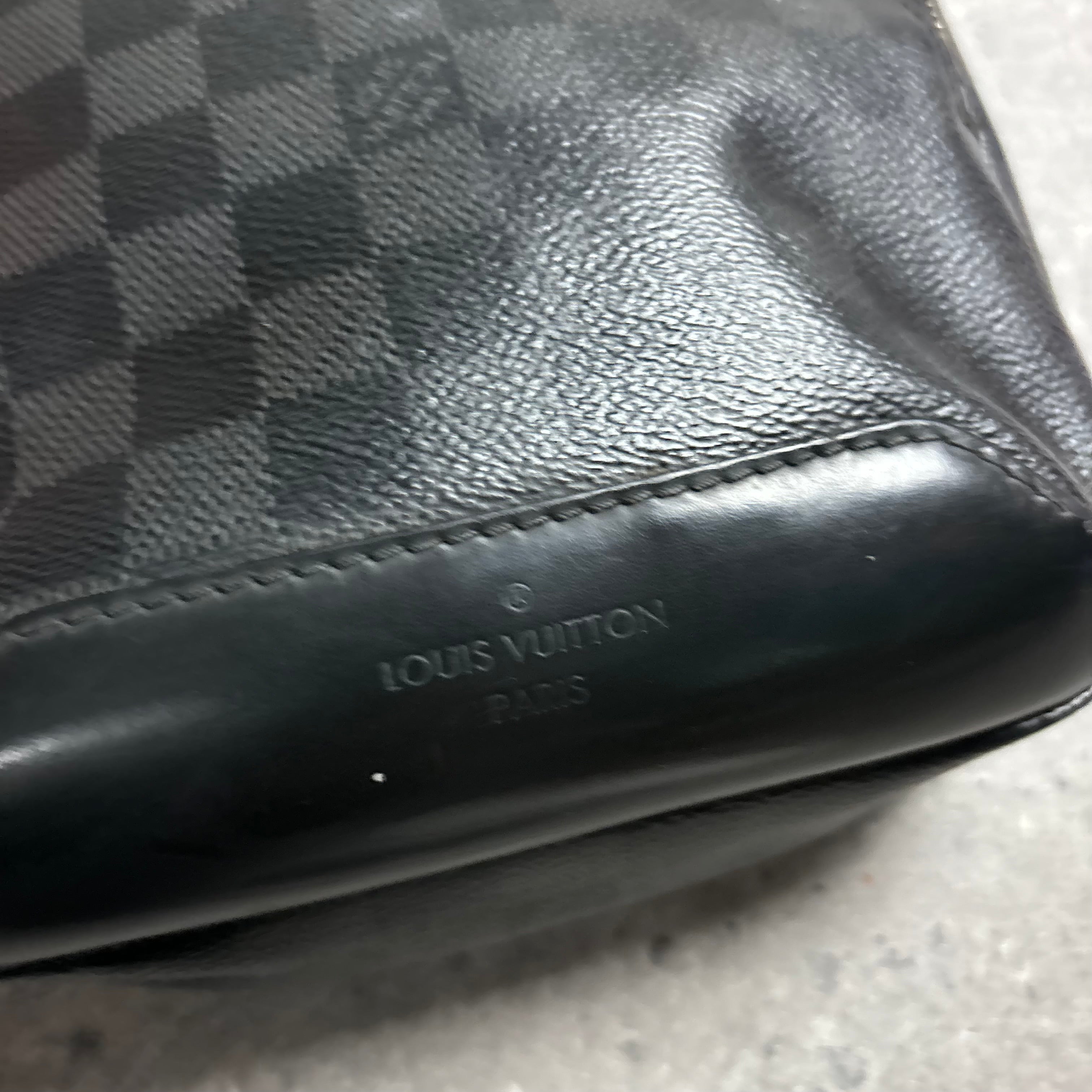 LOUIS VUITTON SLING BAG
