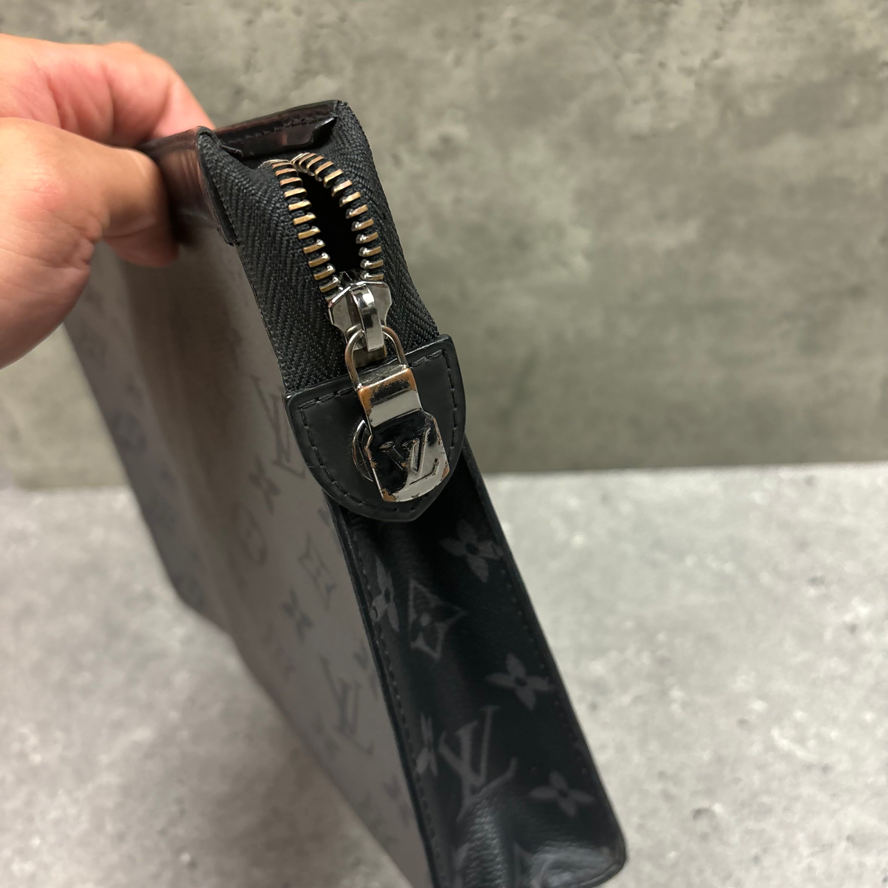 LOUIS VUITTON POCHETTE CLUTCH BAG - GREY / BLACK
