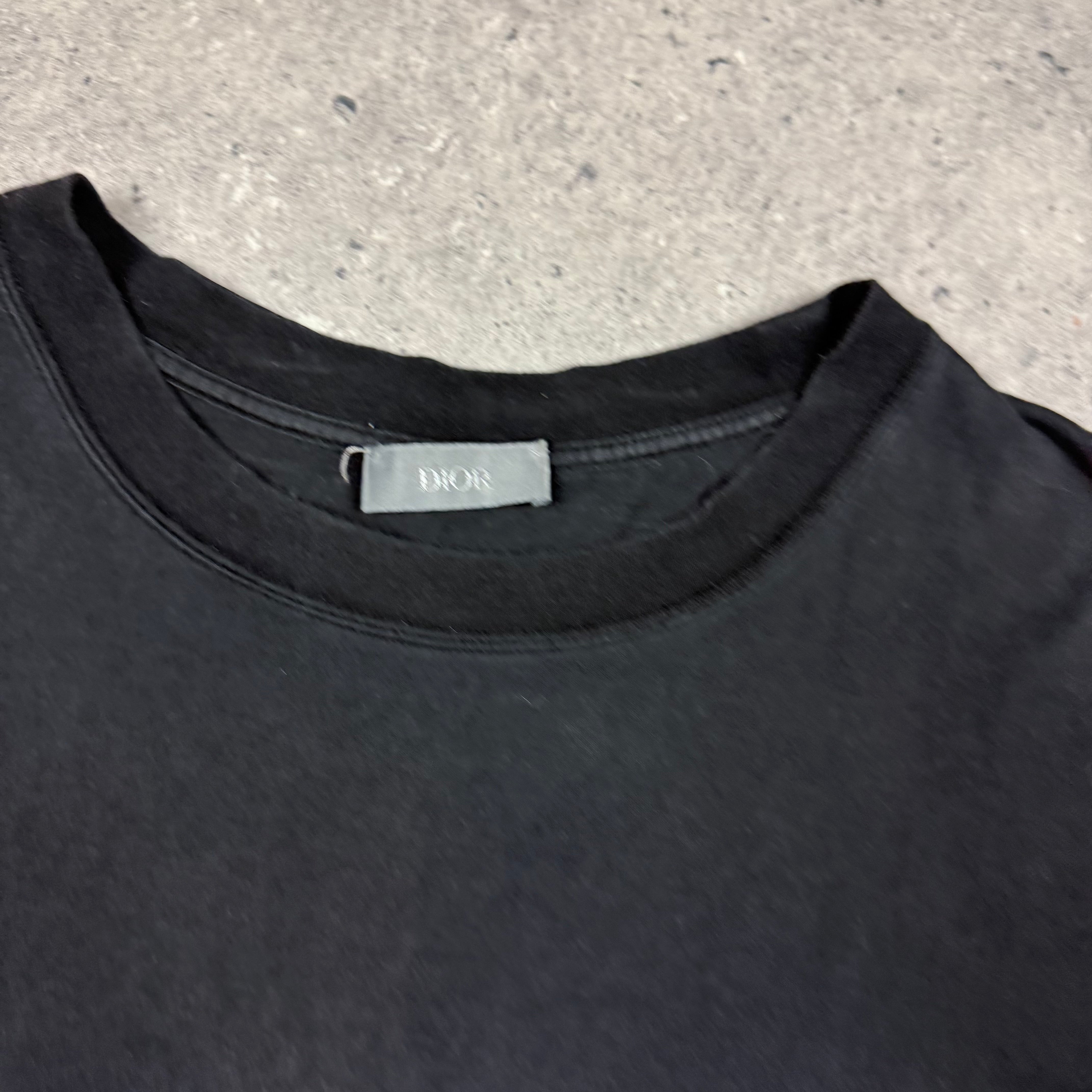 DIOR T-SHIRT- XL (FITS L)