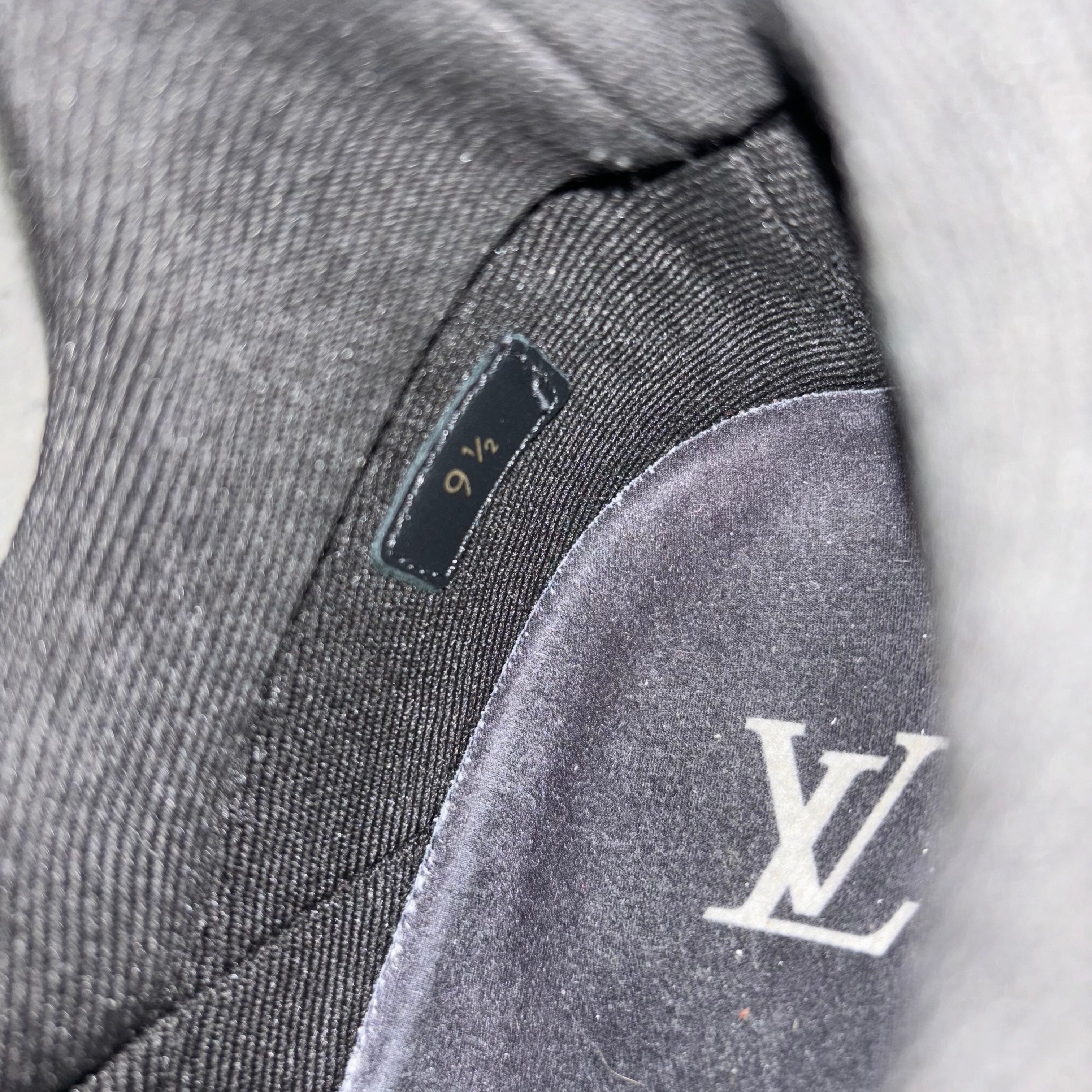LOUIS VUITTON VNR - EU 43.5 (FITS UK 10.5)