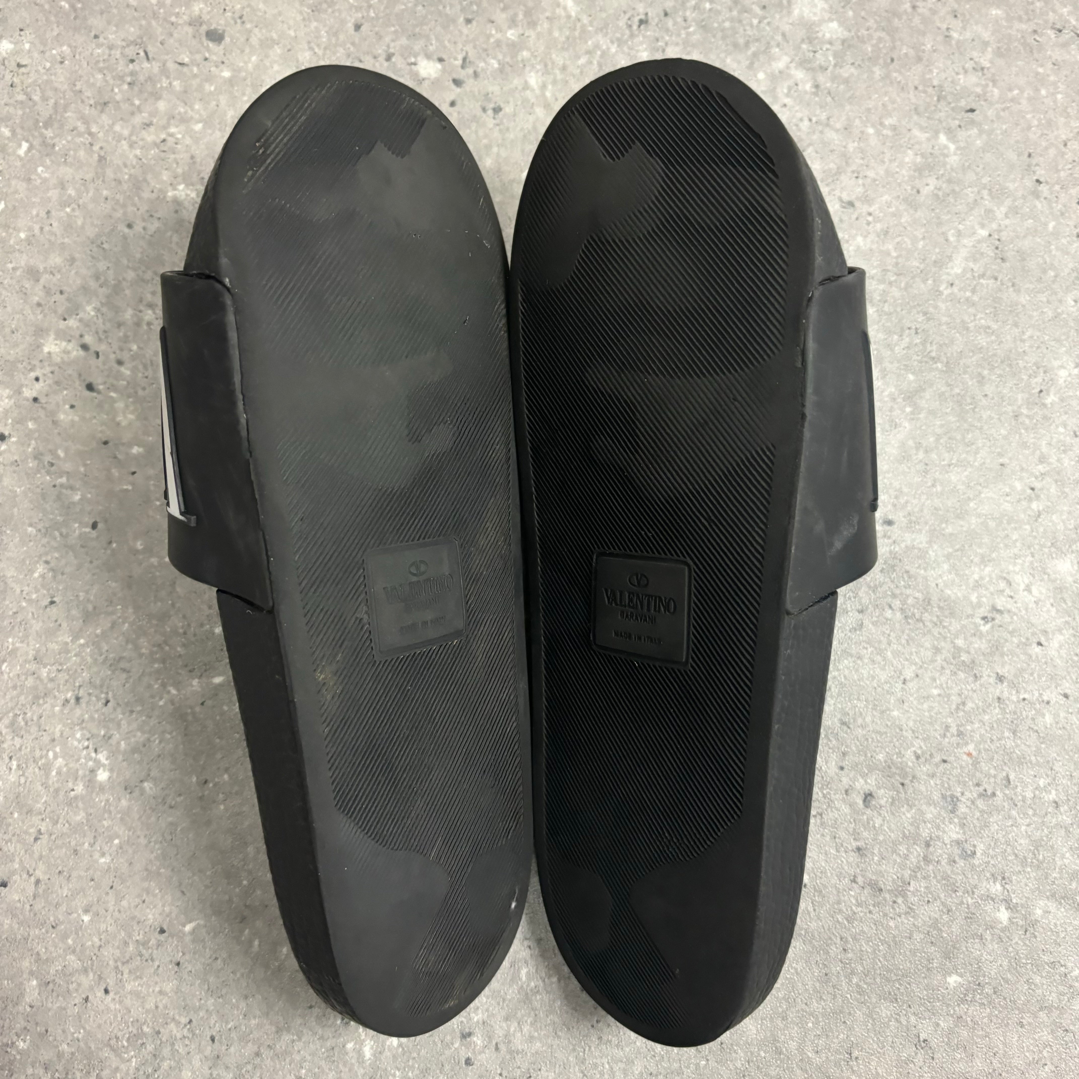 VALENTINO SLIDERS BLACK - (EU42 / UK8)