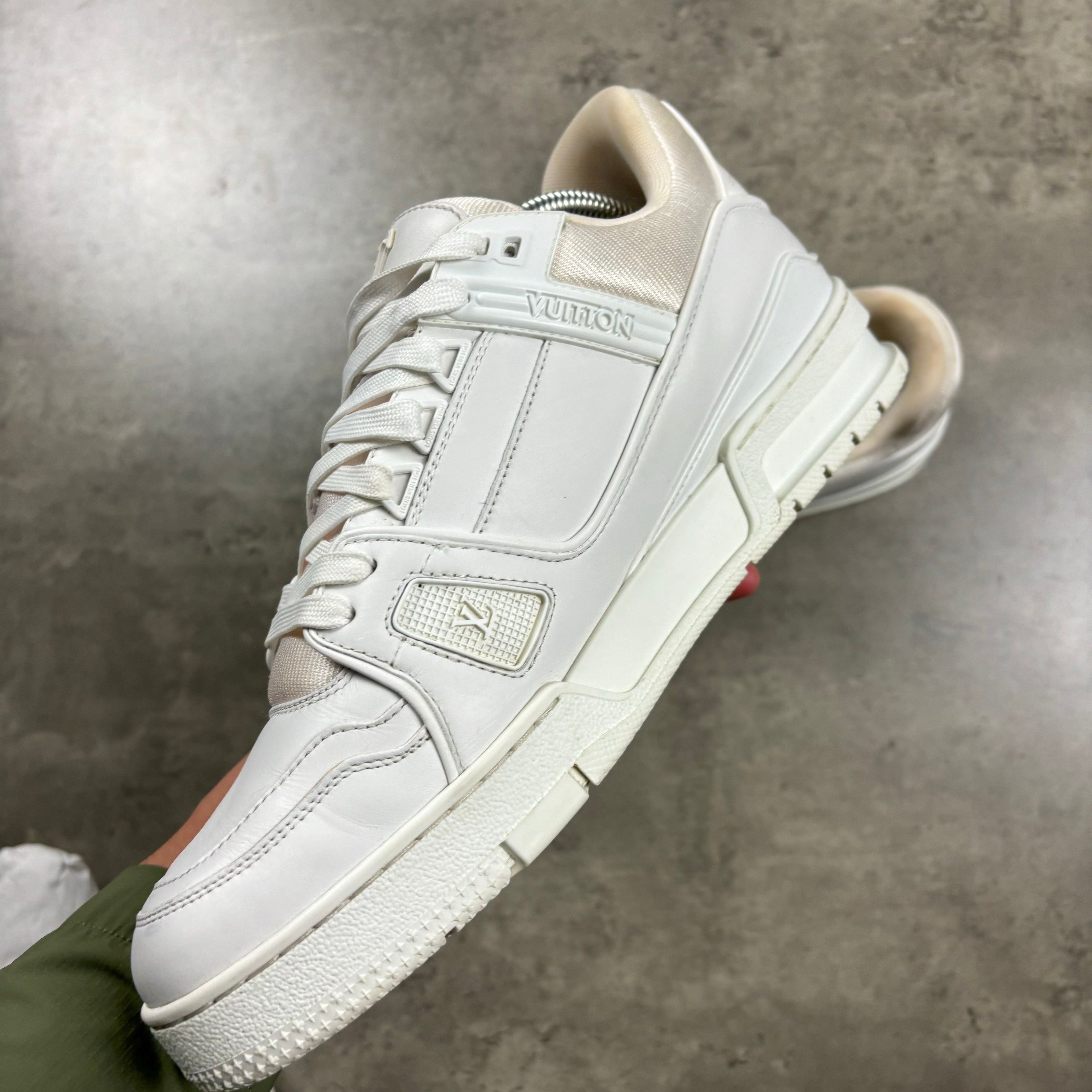 LOUIS VUITTON SNEAKERS (FITS 9.5)