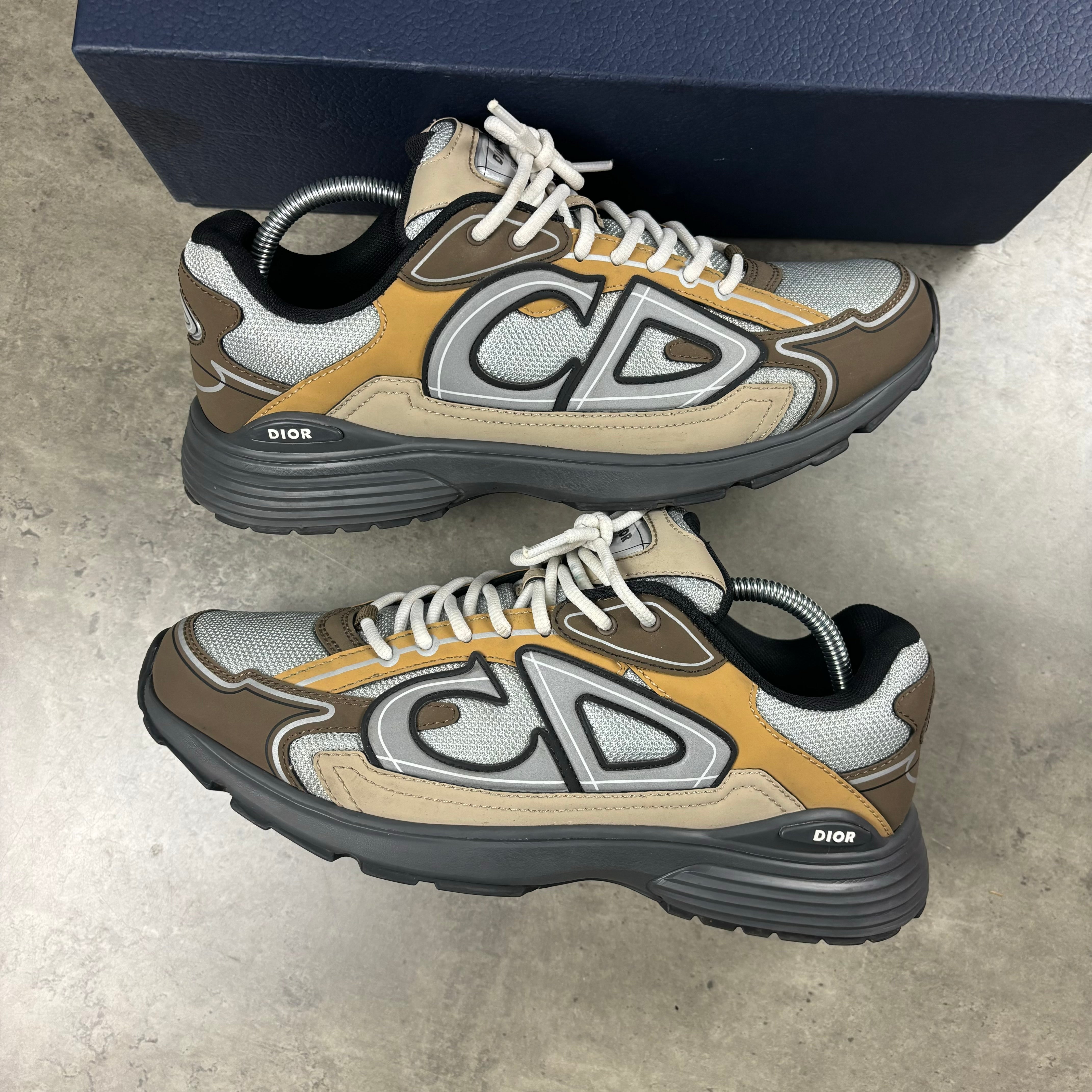 DIOR B30 BROWN - (EU44 / UK 10)