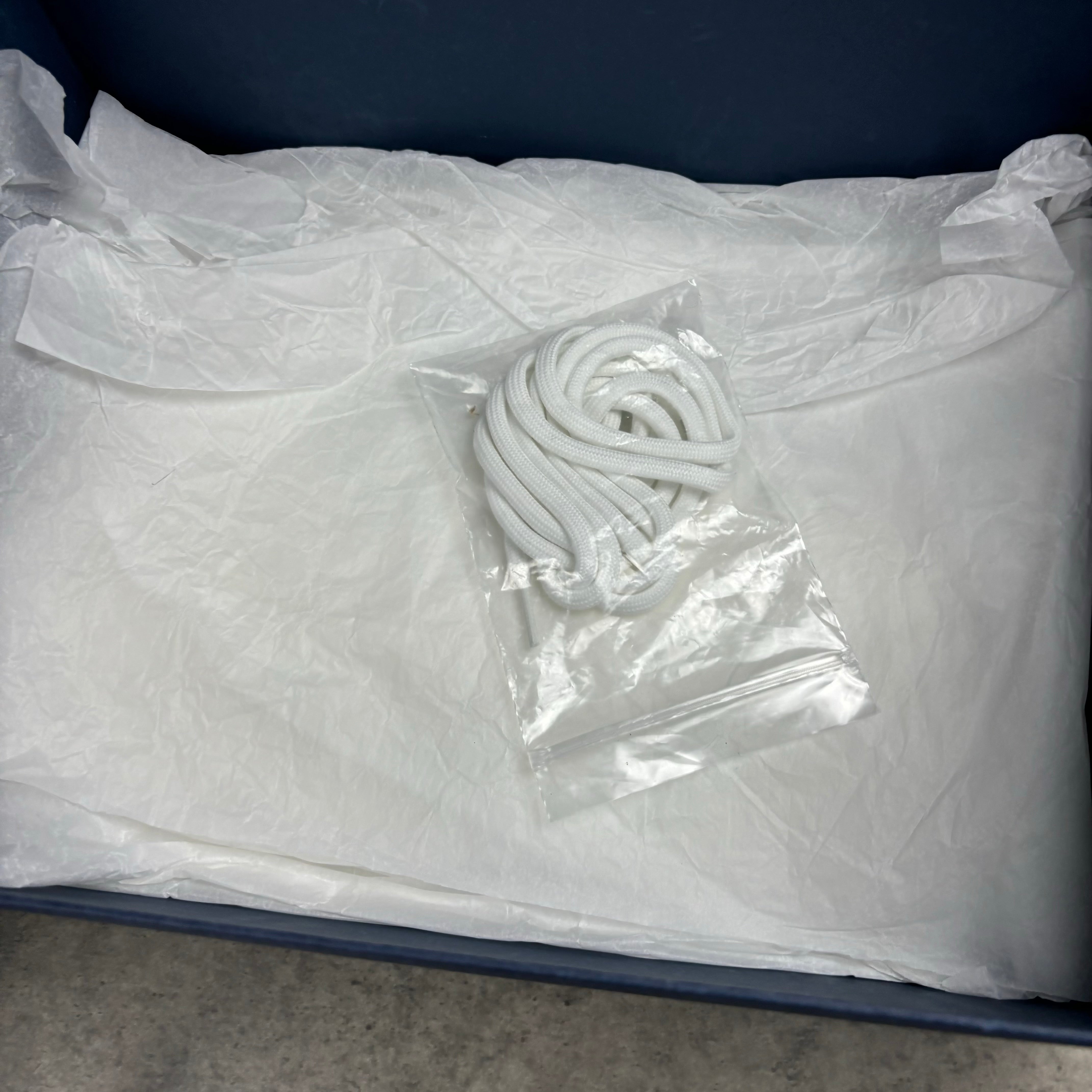 DIOR B22 WHITE - (EU 43.5 / UK 9.5)
