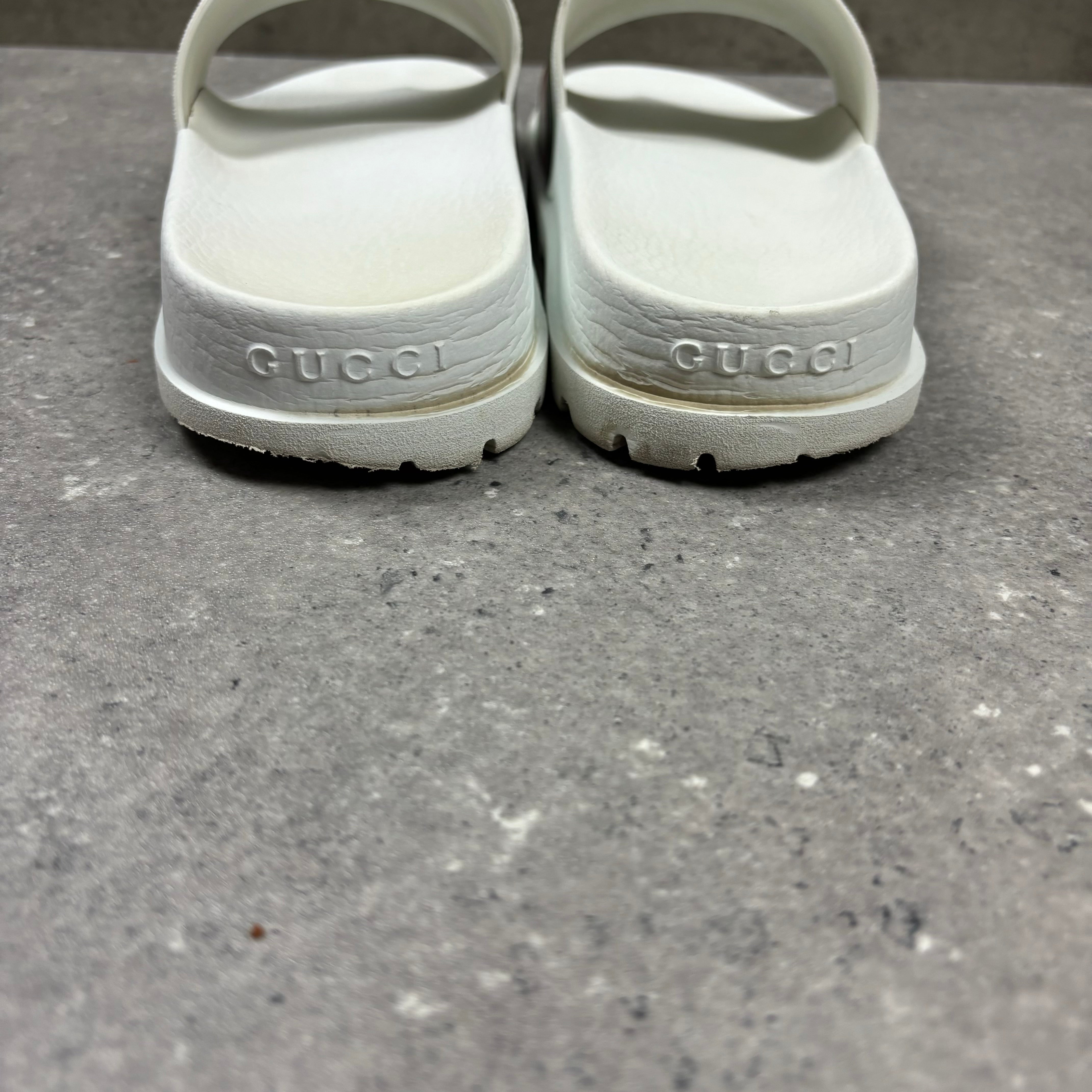 GUCCI SLIDERS - (EU41 / UK7)