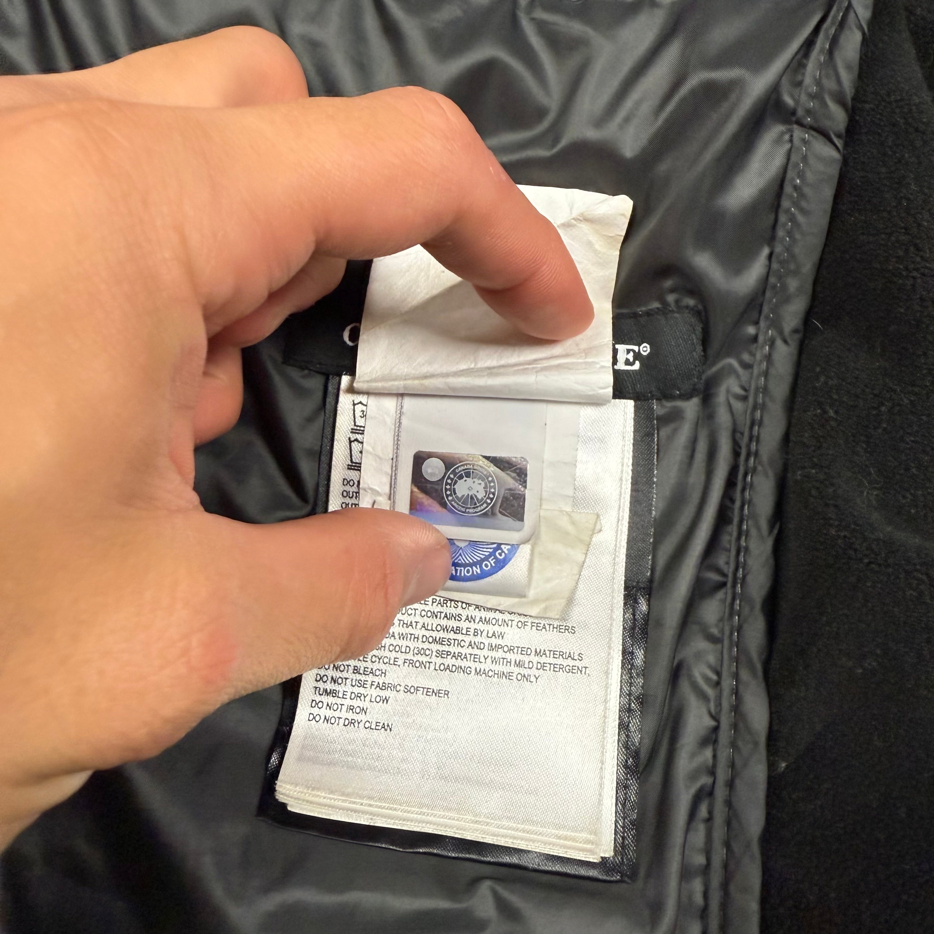 CANADA GOOSE HYBRIDGE LIGHT JACKET - (FITS S/M)