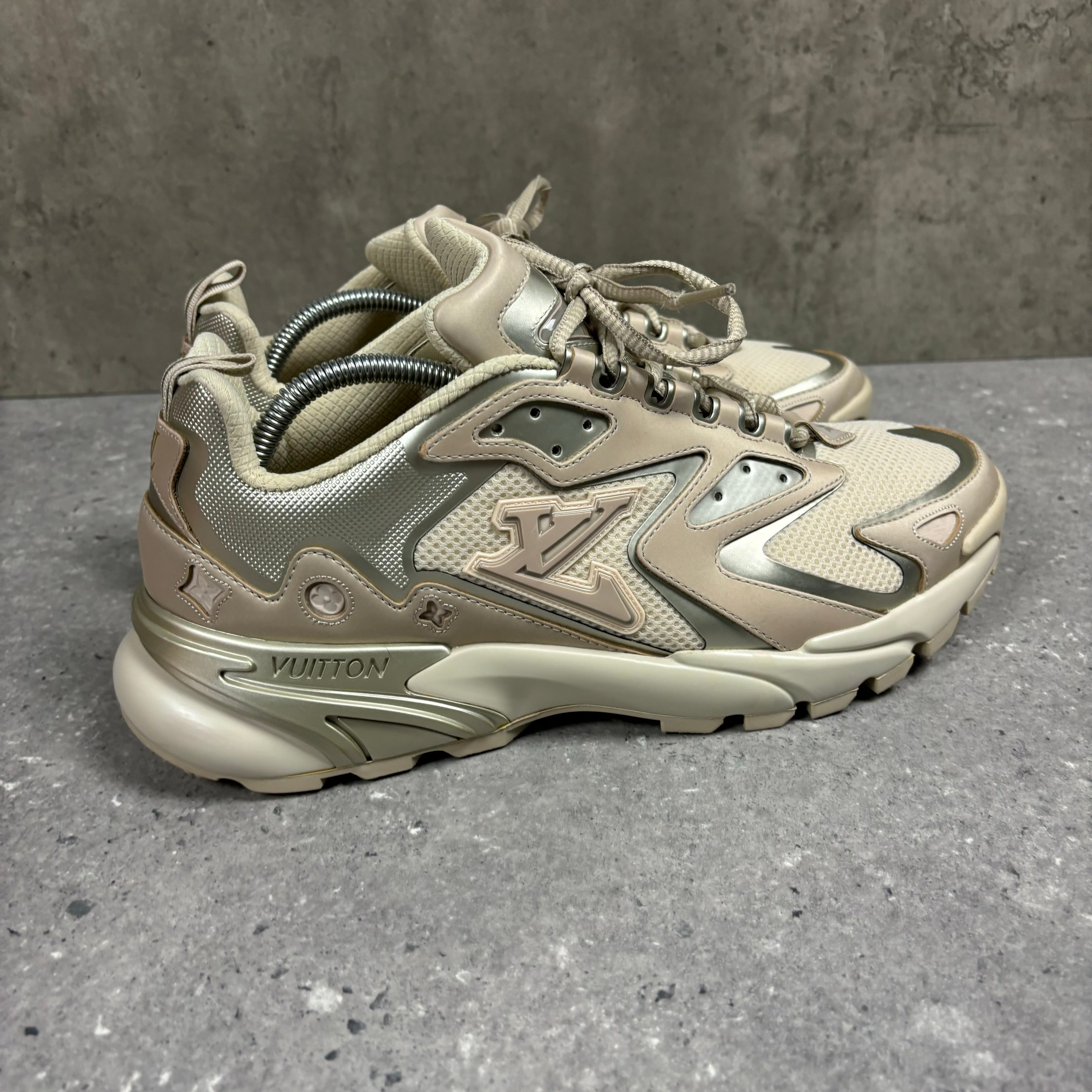 LOUIS VUITTON TACTICS - EU 42 (FITS UK 9/9.5)