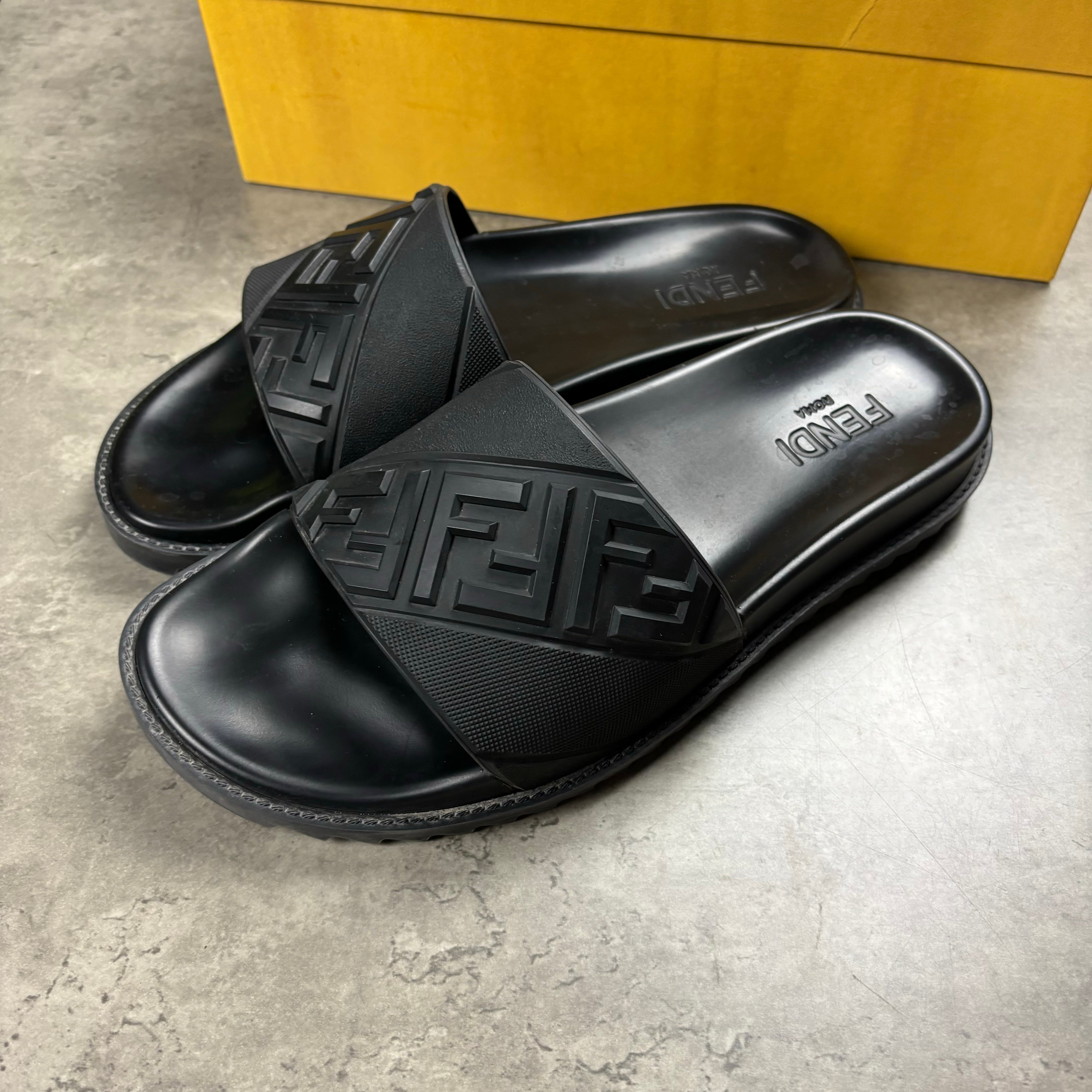 FENDI SLIDERS - EU43 (FITS UK 10)