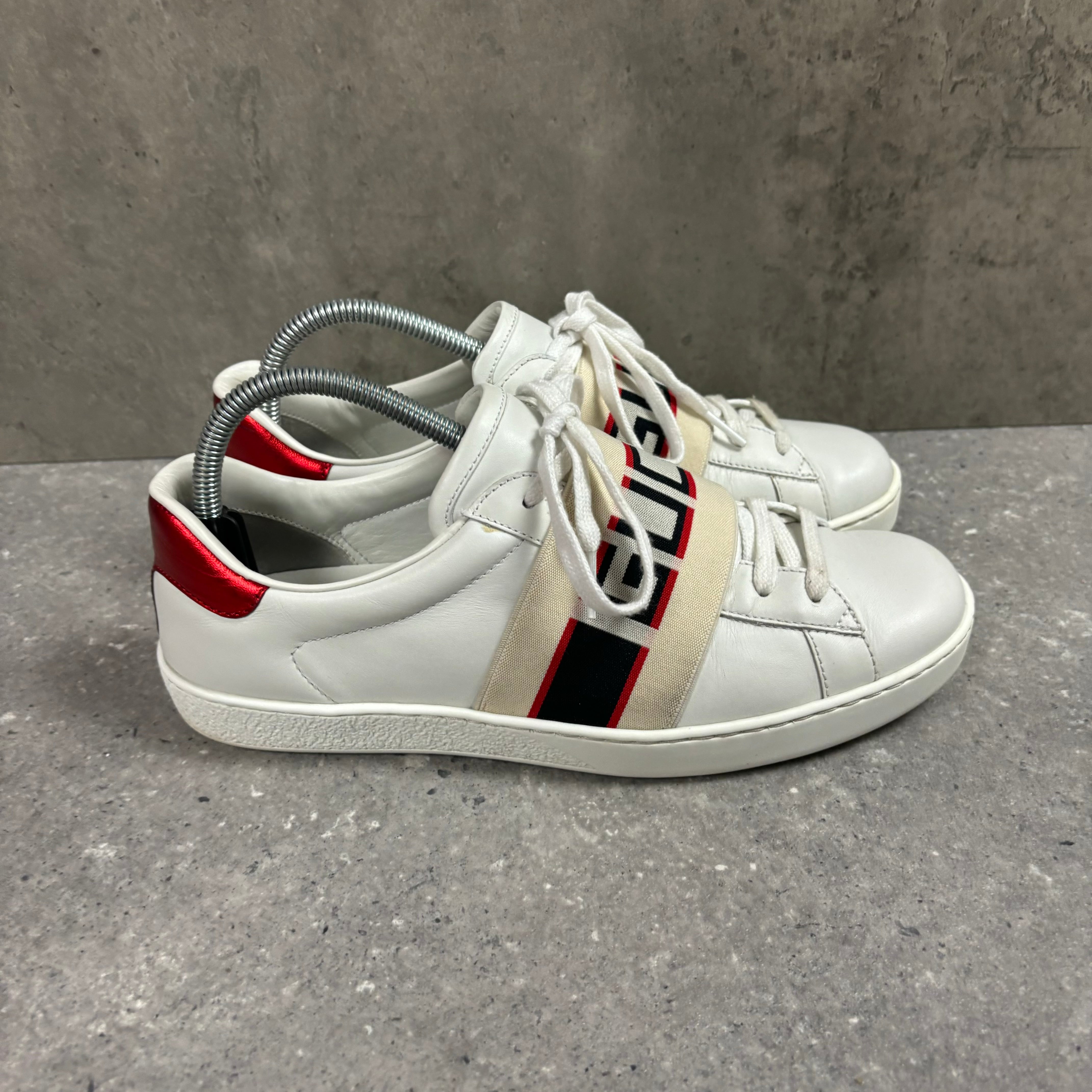 GUCCI TRAINERS WHITE - (EU 40 / UK 6)