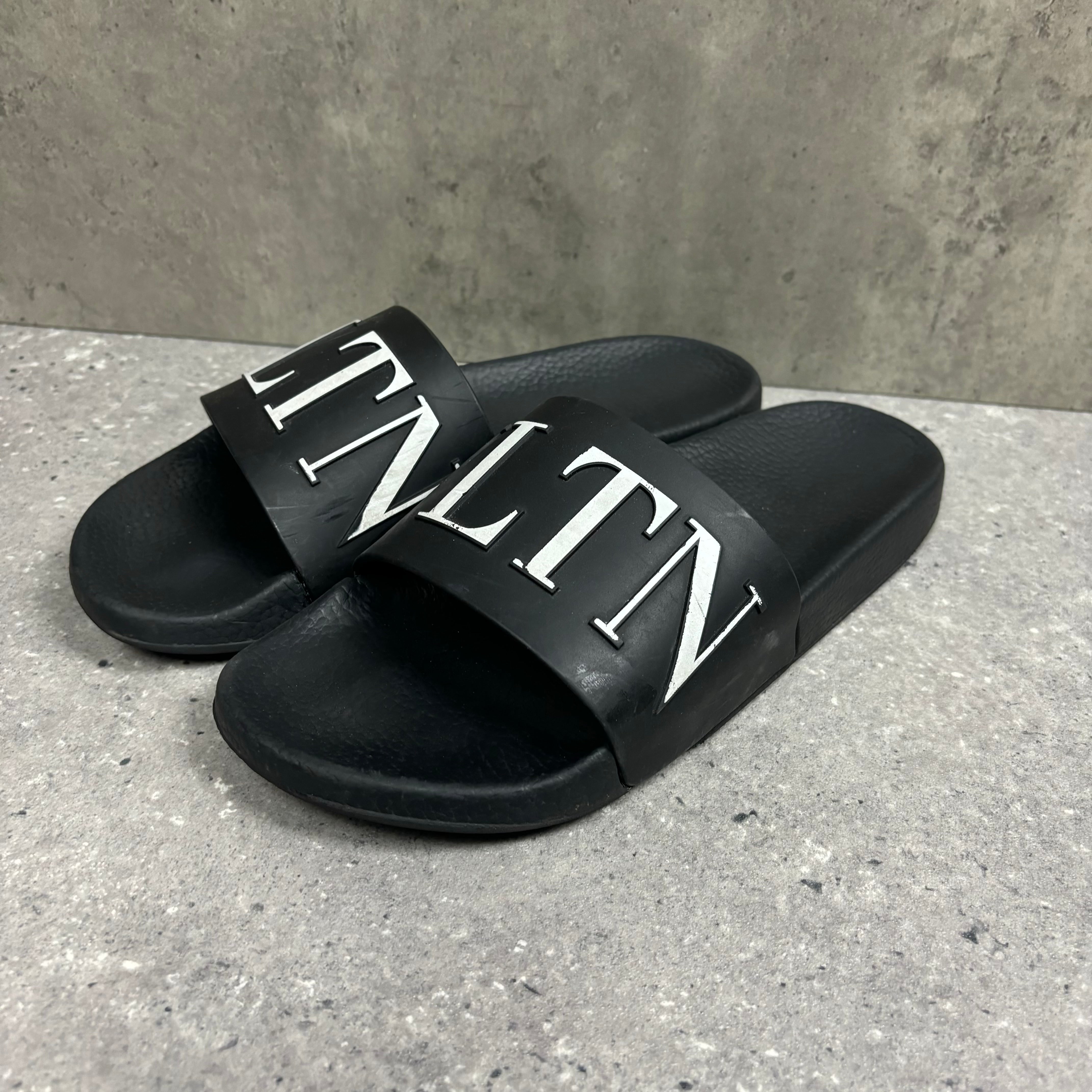 VALENTINO SLIDERS BLACK - (EU42 / UK8)