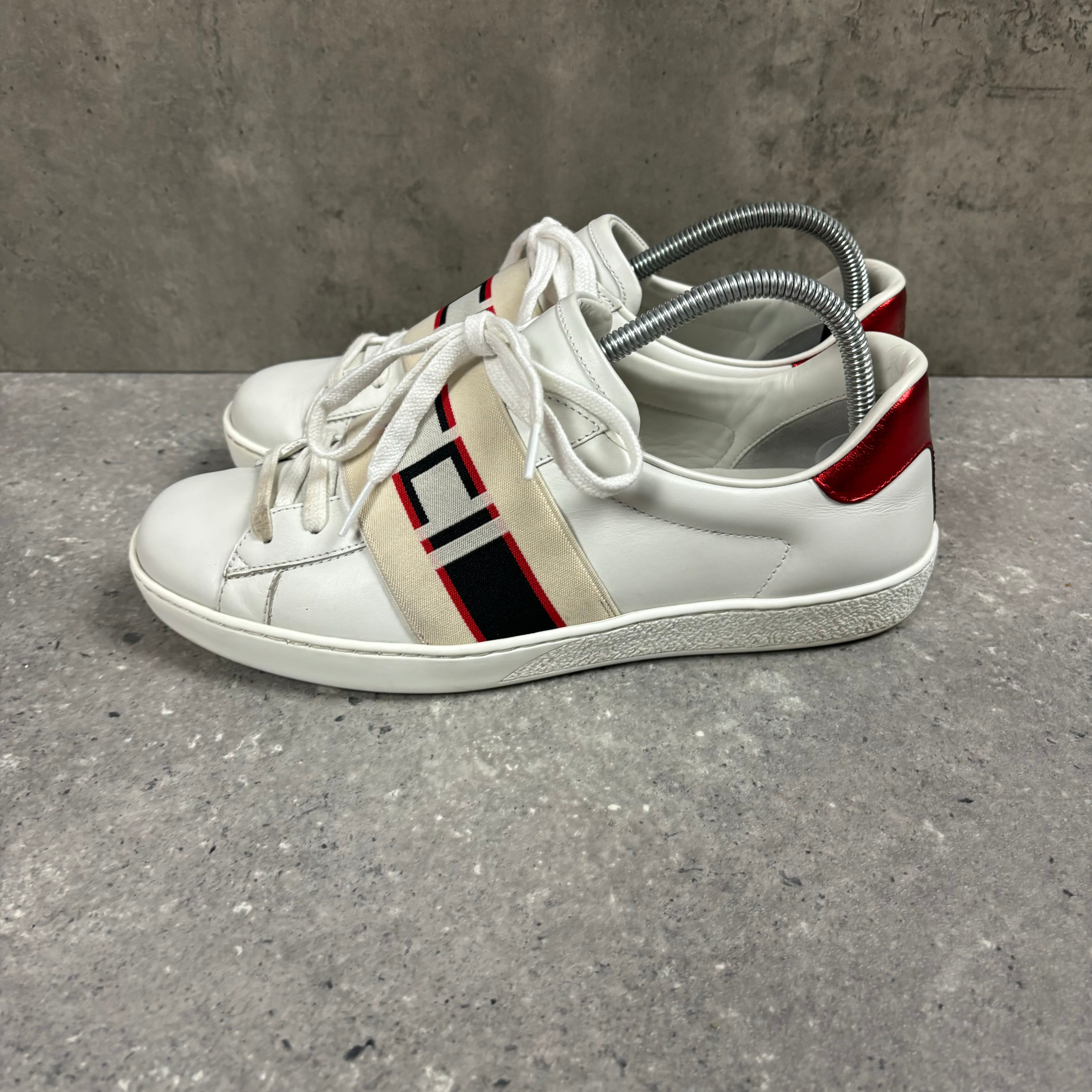 GUCCI TRAINERS WHITE - (EU 40 / UK 6)