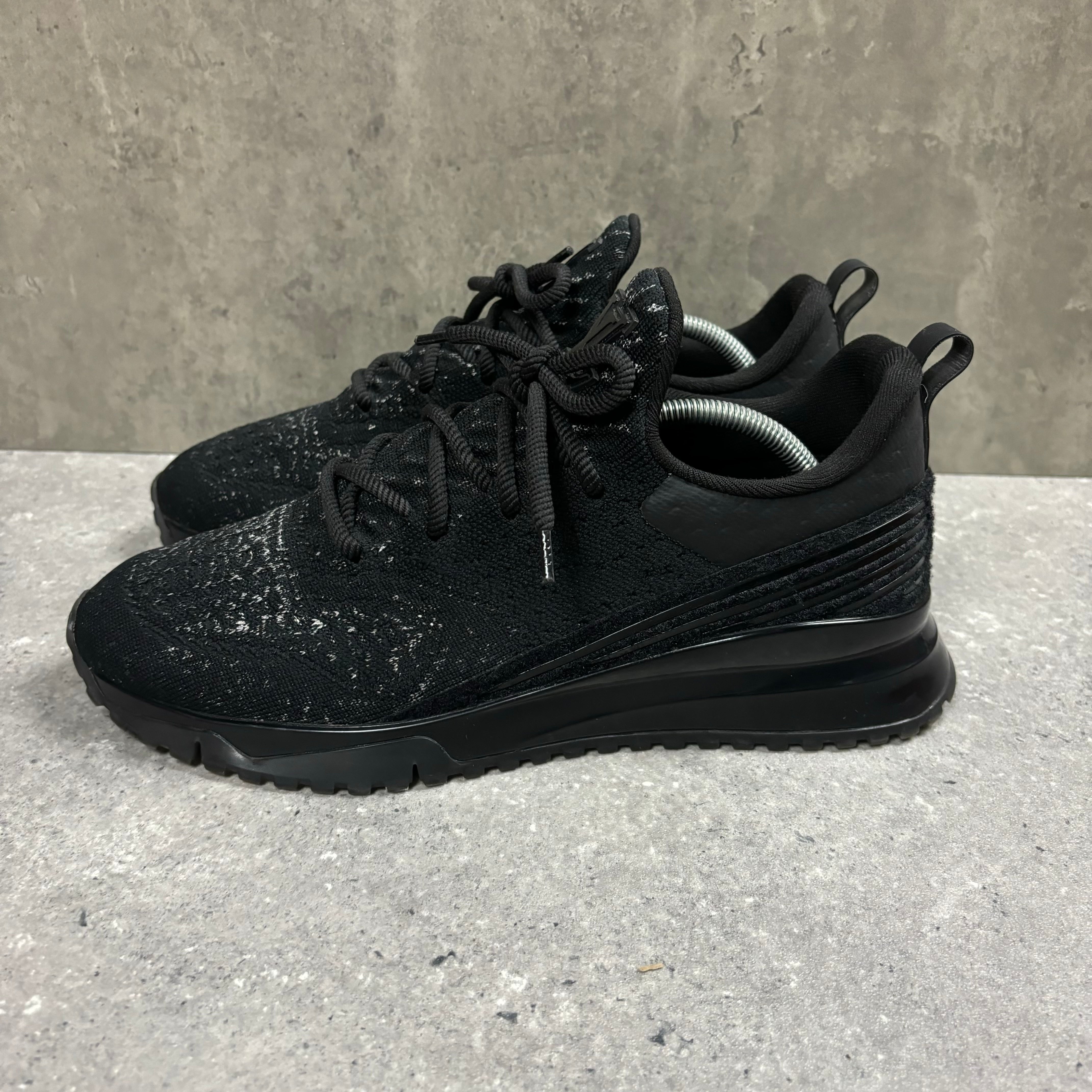 LOUIS VUITTON VNR - EU 43.5 (FITS UK 10.5)