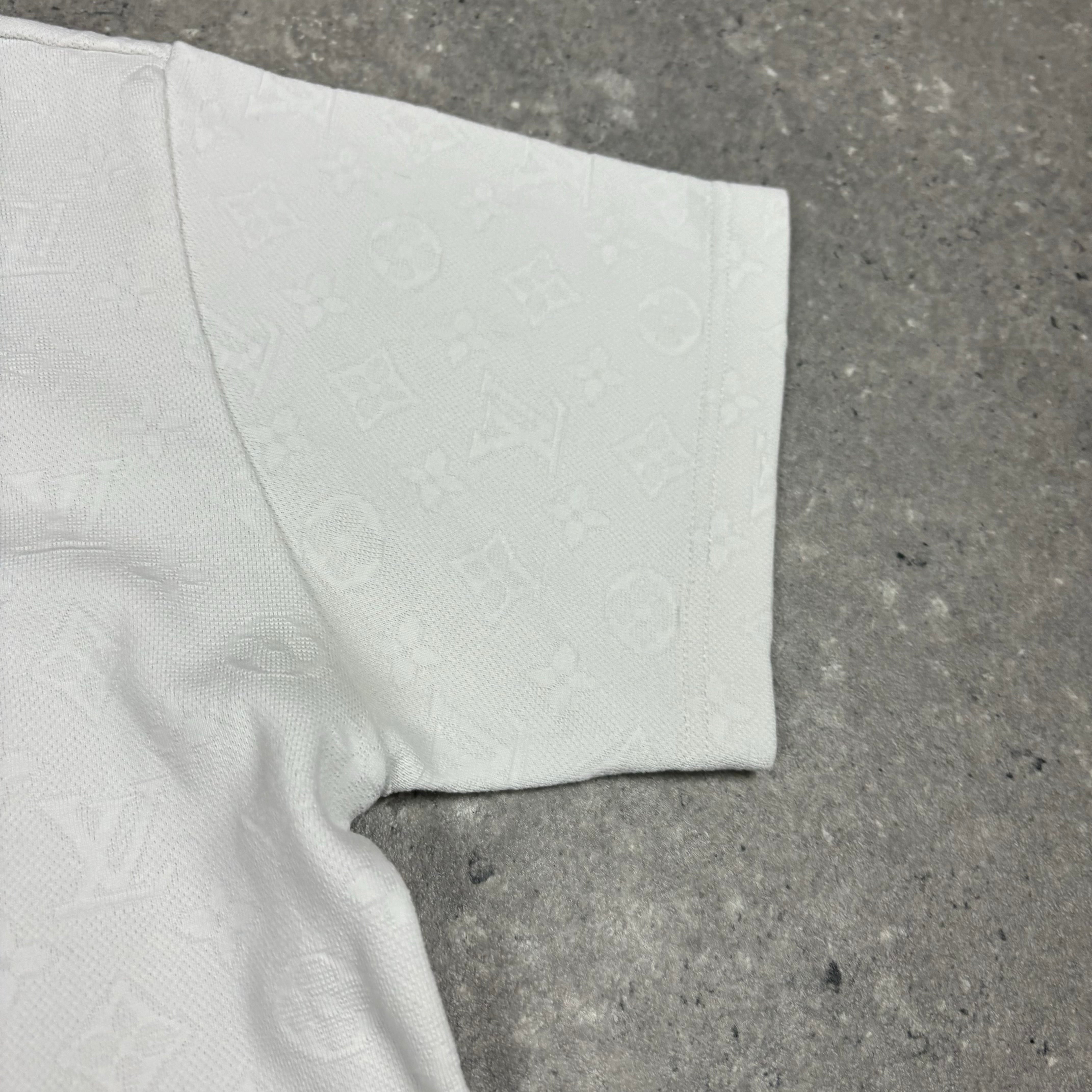 LOUIS VUITTON MONOGRAM WHITE T-SHIRT - (S)