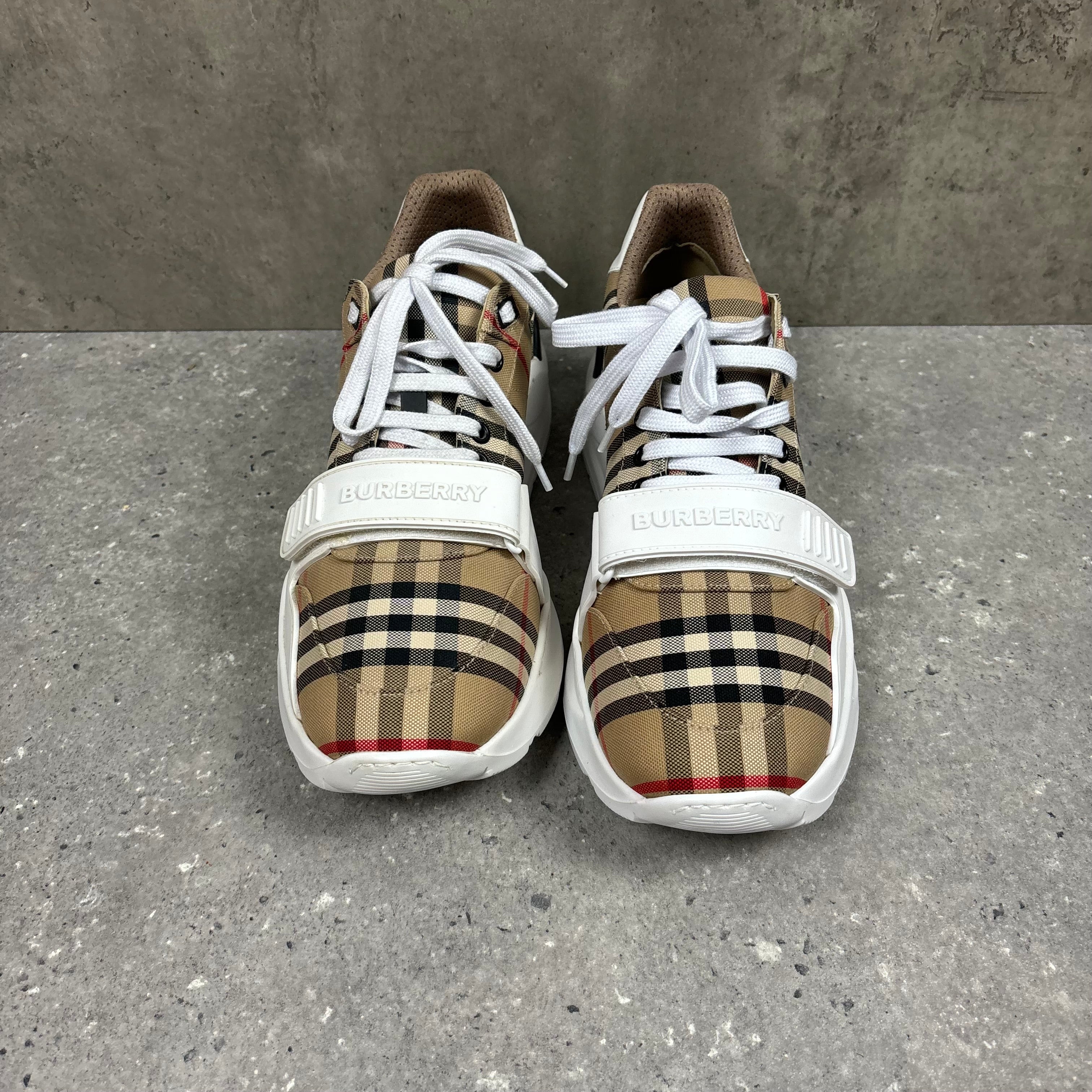 BURBERRY RAMSEY - EU43 / UK9