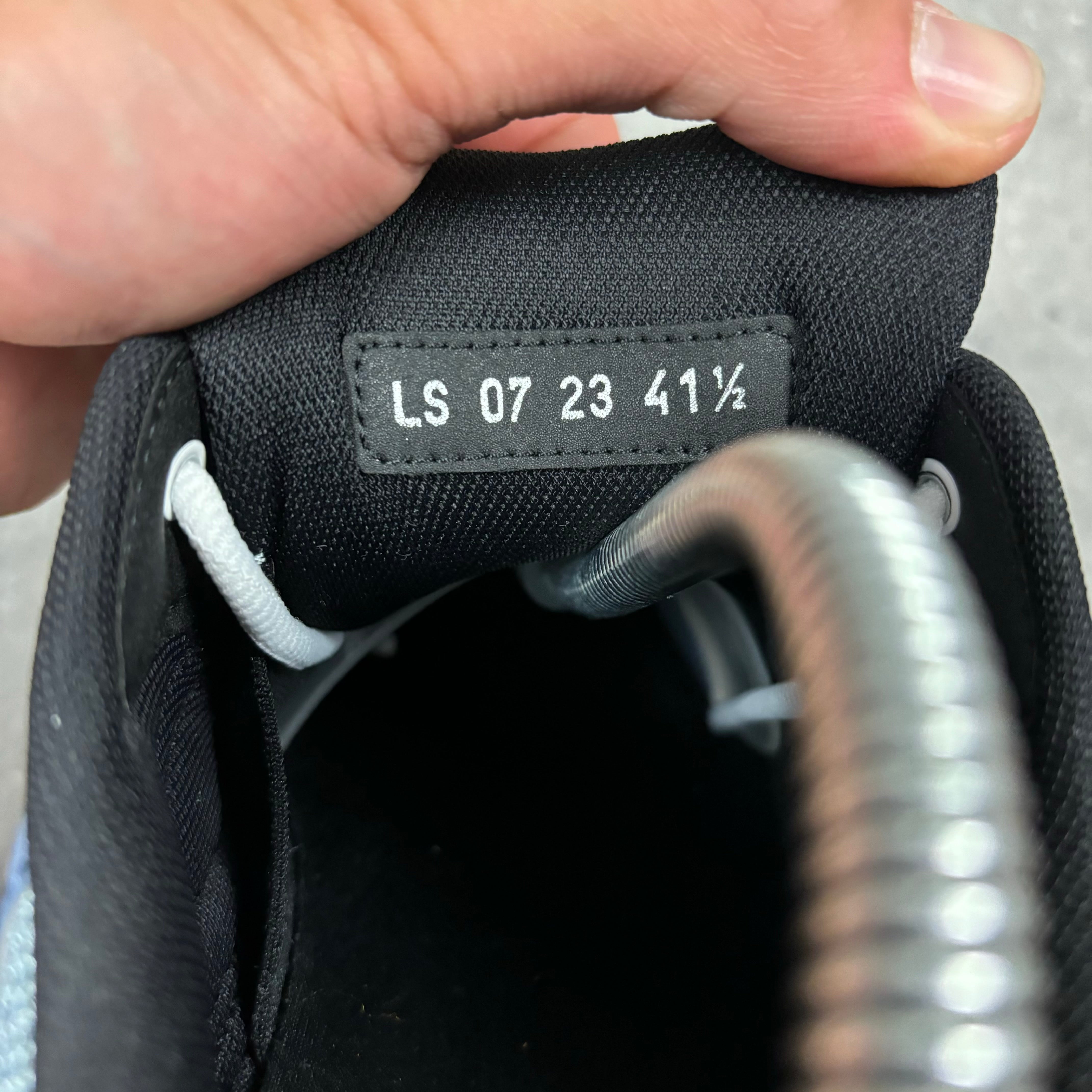 DIOR B30 BLUE - (EU41.5 / UK7.5)