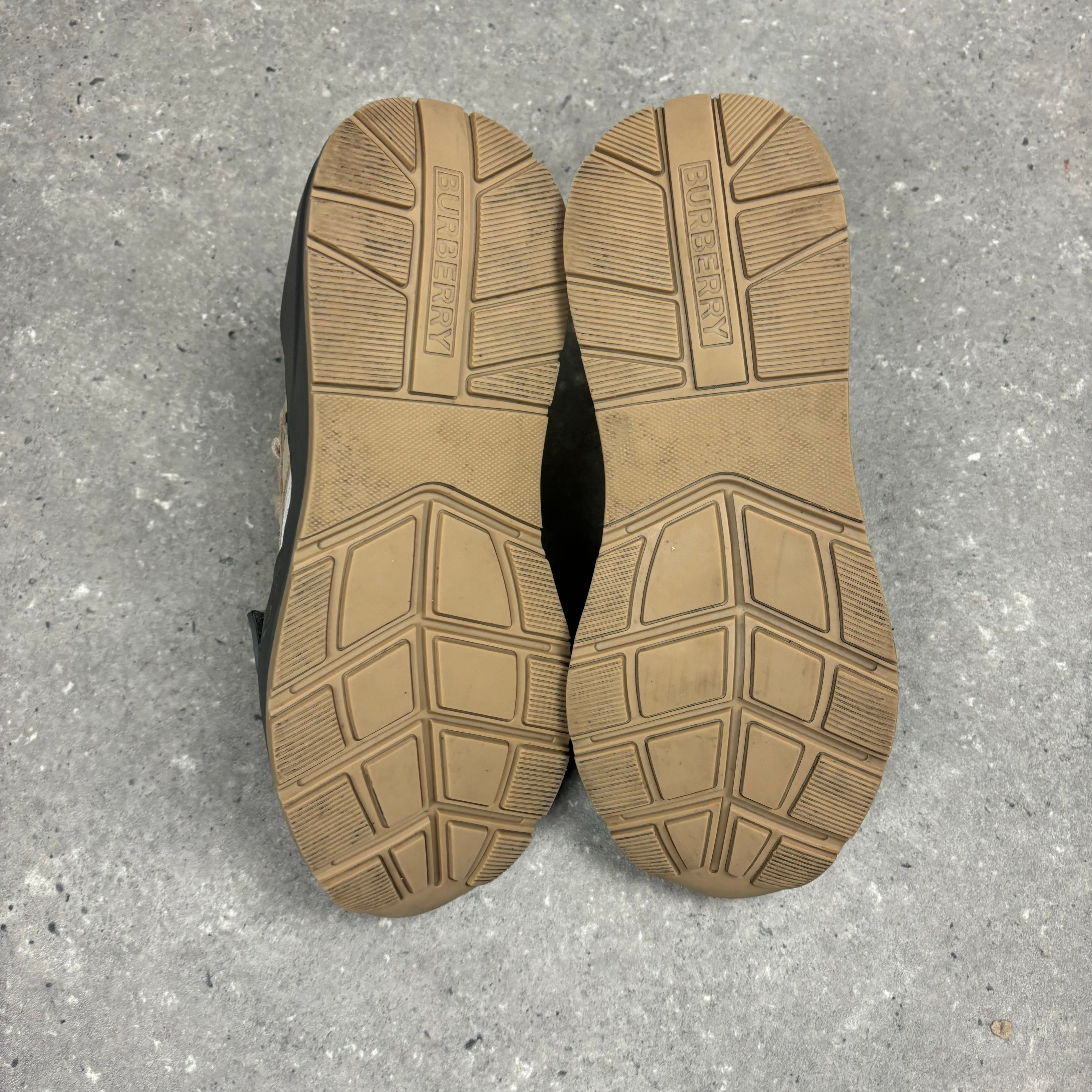 BURBERRY TRAINERS WHITE - (UK 6)