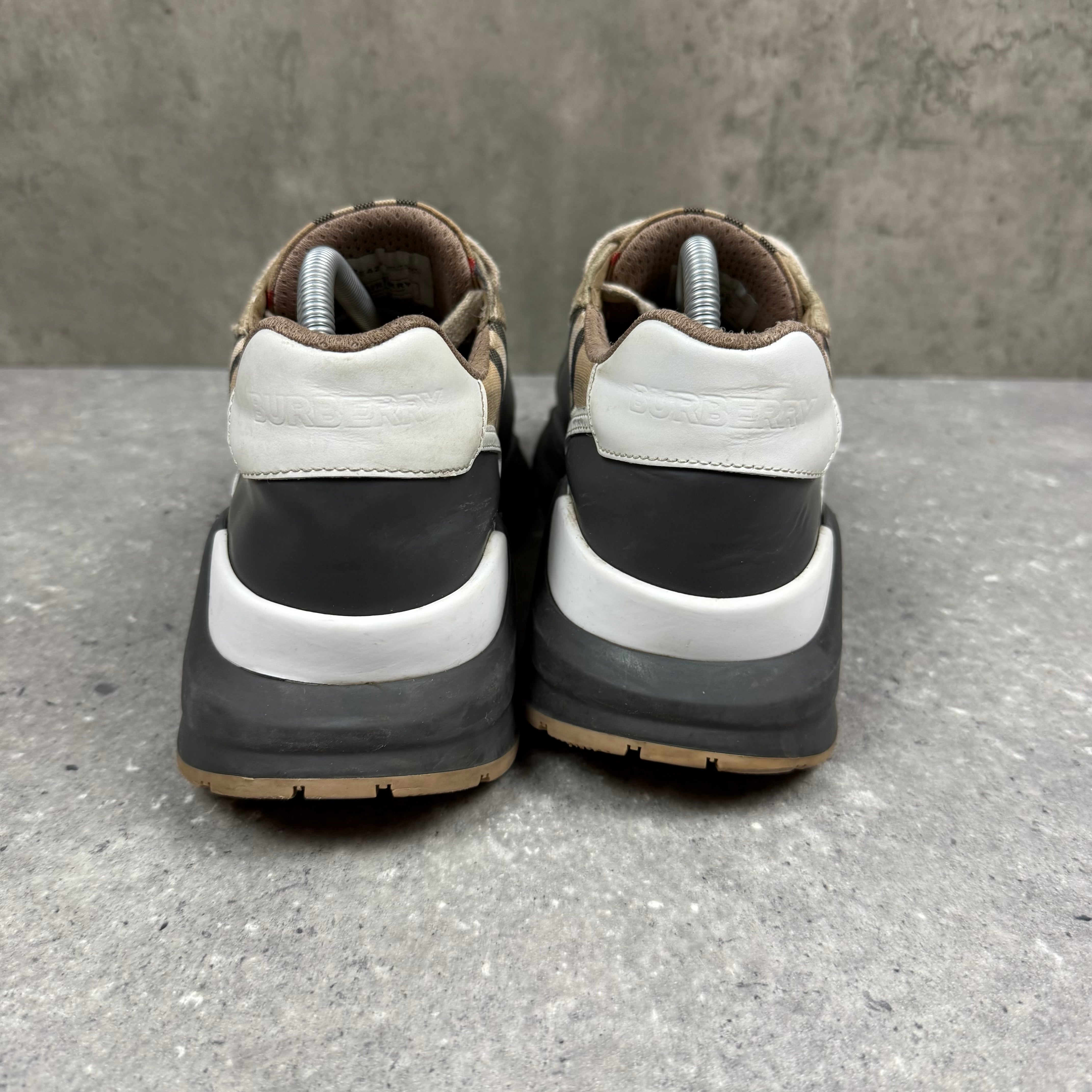 BURBERRY RAMSEY - (EU42.5 / UK8.5)