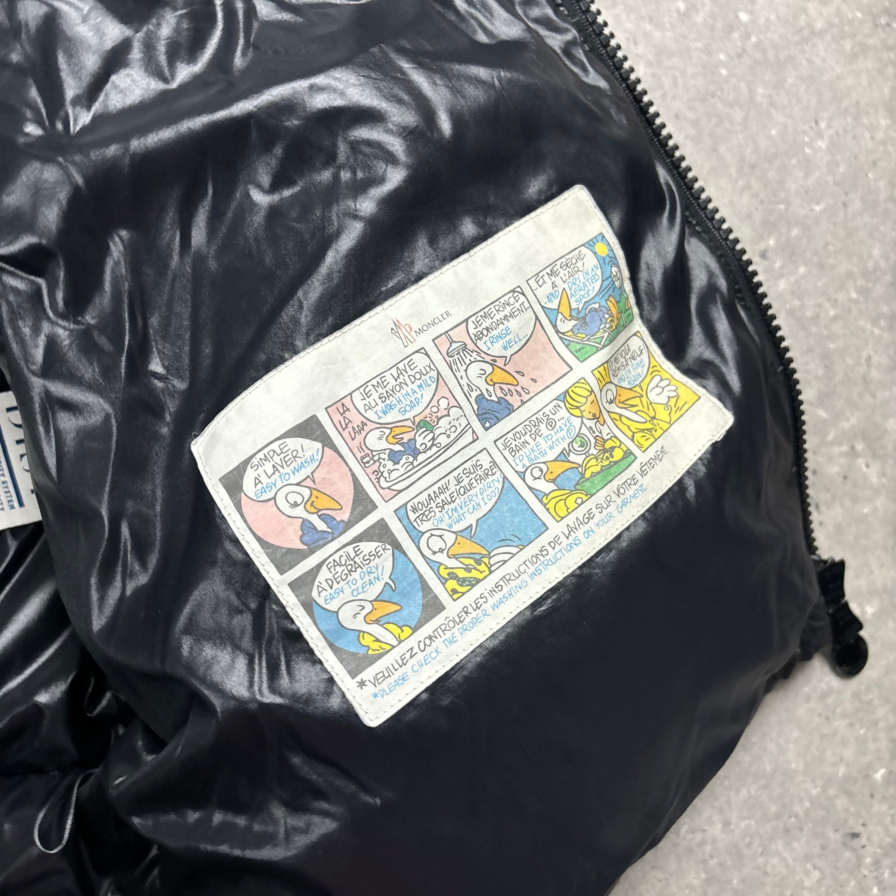 MONCLER ECRINS JACKET BLACK - (M)