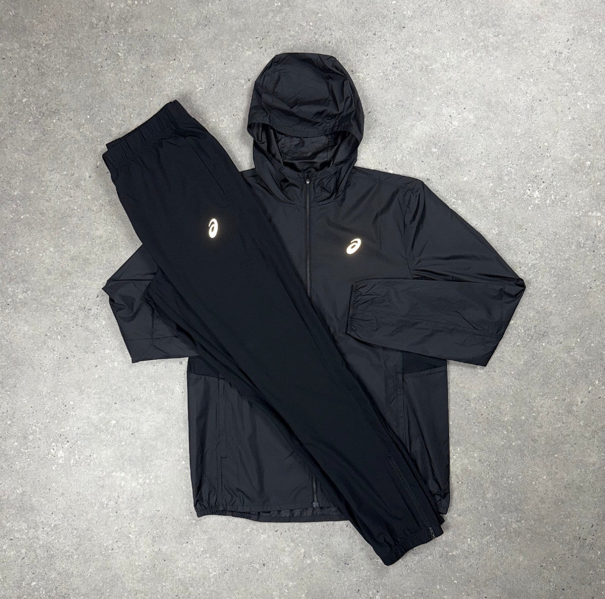 ASICS CORE WINDRUNNER & PANTS SET - BLACK