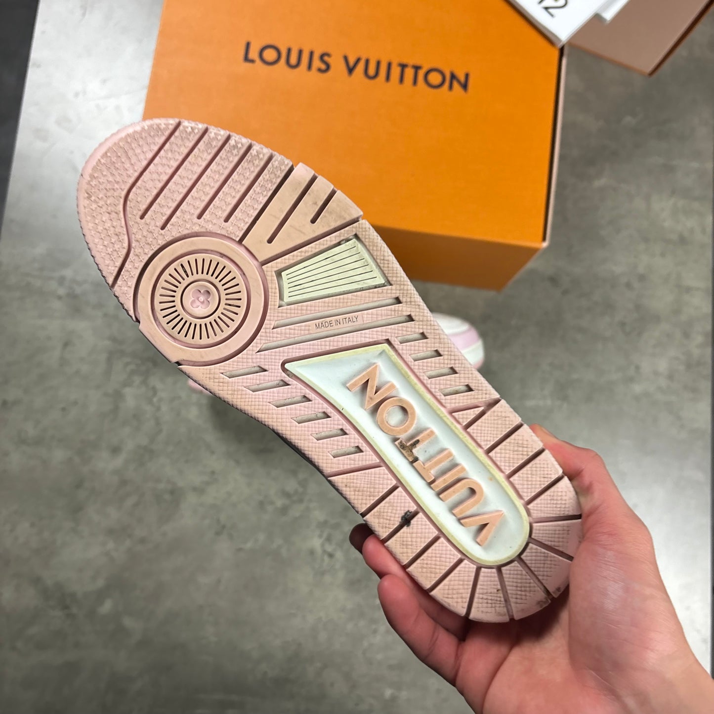 LOUIS VUITTON SNEAKERS (FITS 7)