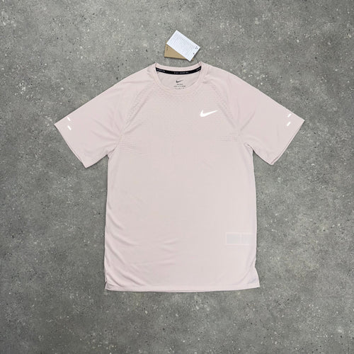 NIKE ADV STRIDE T-SHIRT - PINK FOAM