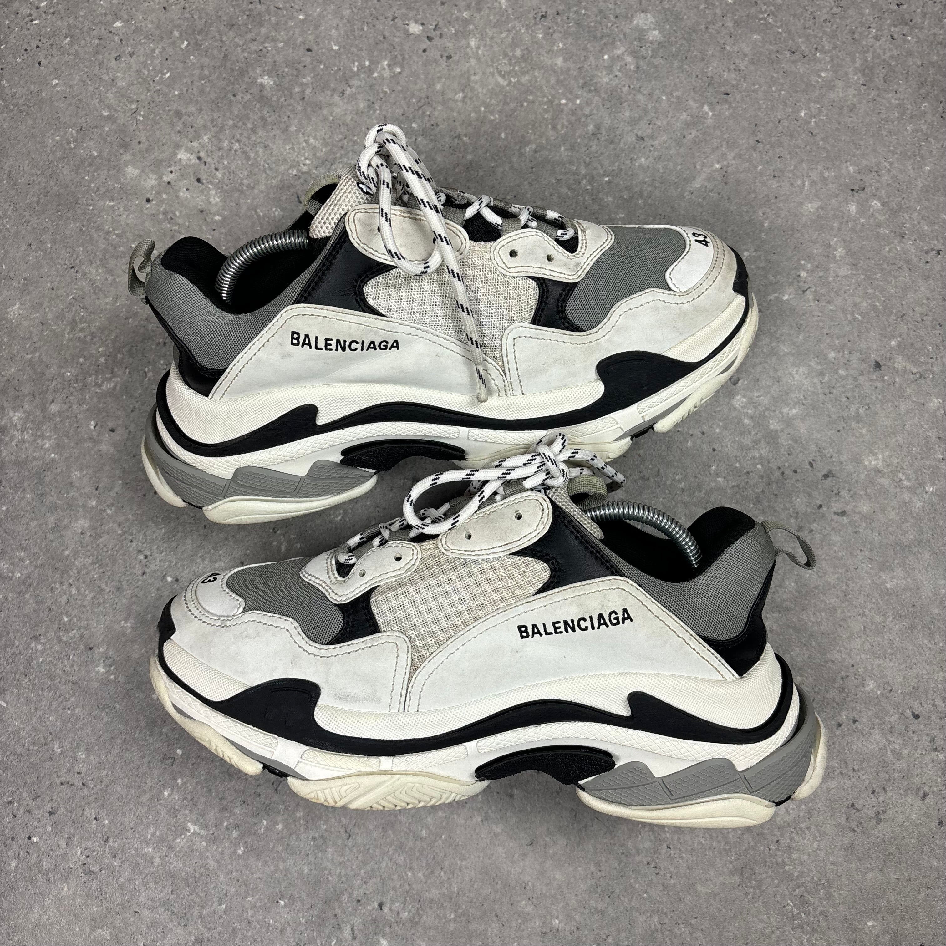 BALENCIAGA TRIPLE S - (EU43 / UK9)