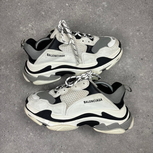 BALENCIAGA TRIPLE S - (EU43 / UK9)