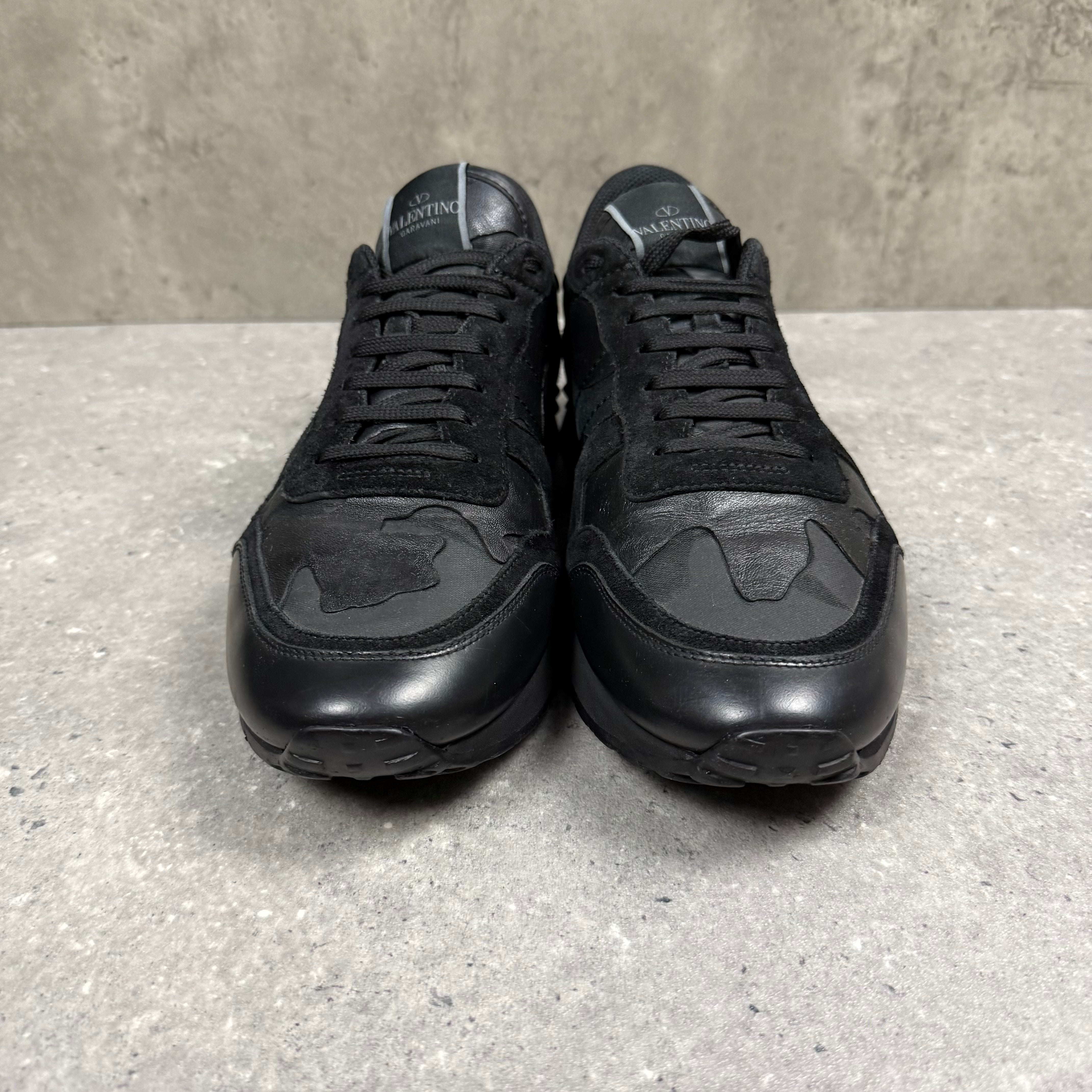 VALENTINO ROCKRUNNER BLACK - (EU44 / UK10)