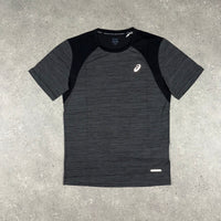 ASICS ROAD T-SHIRT & 7” CORE BLACK SHORTS SET - BLACK/GREY