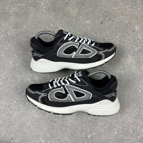 DIOR B30 BLACK/WHITE - (EU 41 / UK 7)