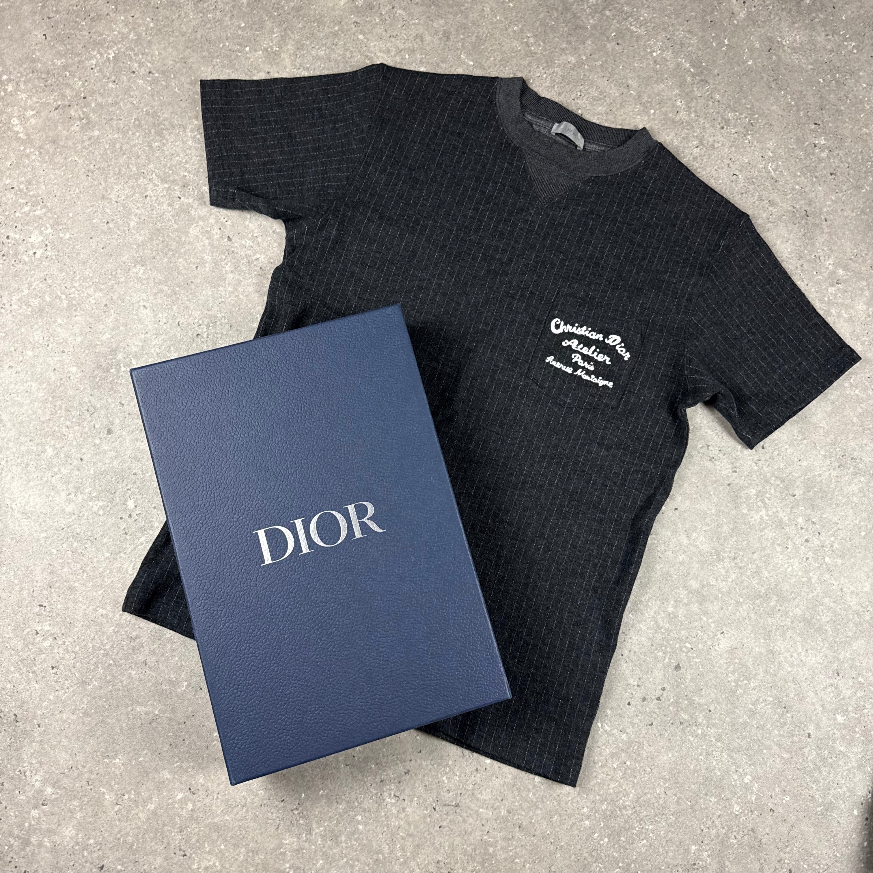 DIOR ATELIER T-SHIRT - (S)