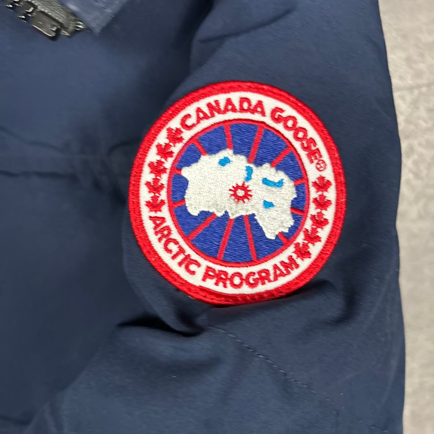 CANADA GOOSE MACMILLAN PARKA - SMALL