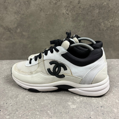 CHANEL RUNNERS CREAM/BLACK -  (EU 41 / UK 7)