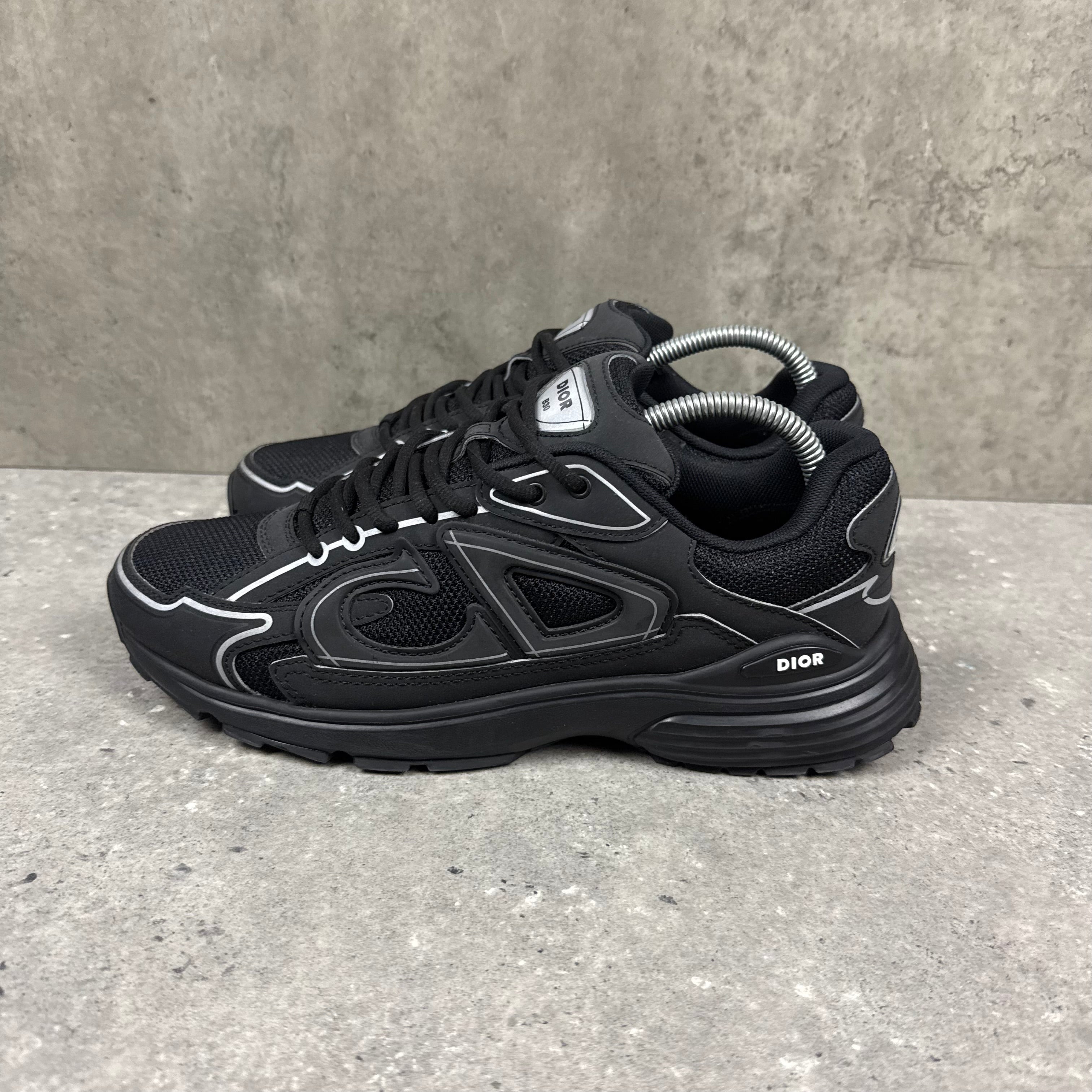 DIOR B30 BLACK (EU 41 / UK 7)
