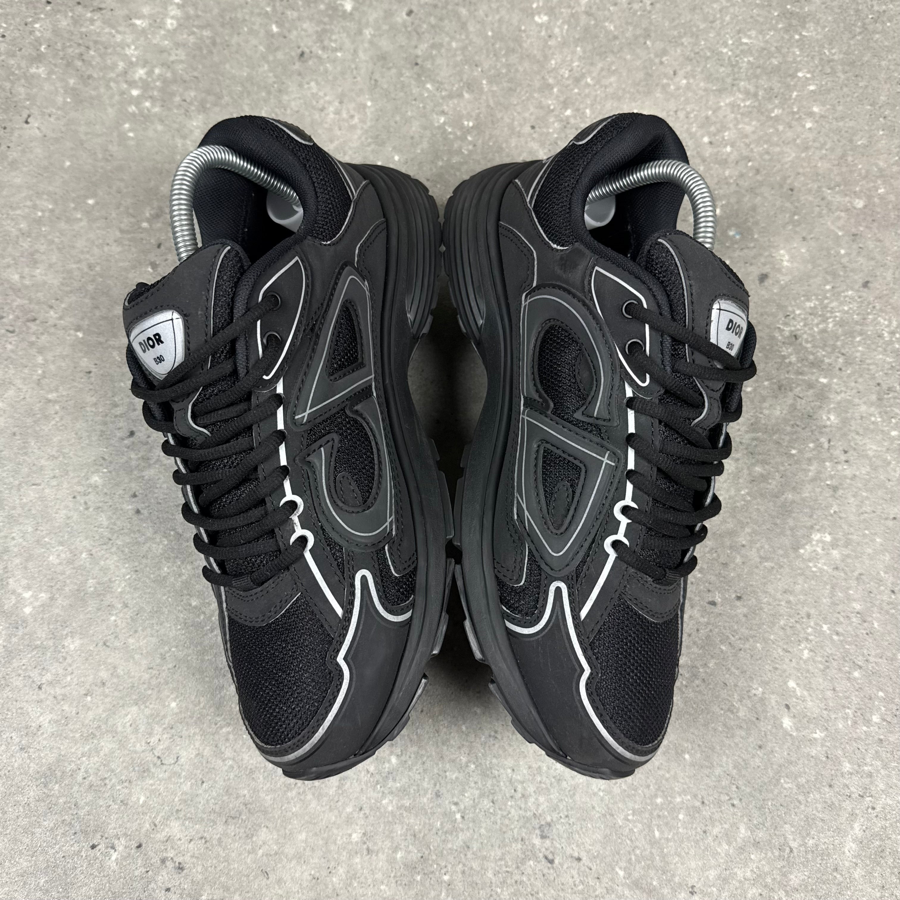 DIOR B30 BLACK (EU 41 / UK 7)