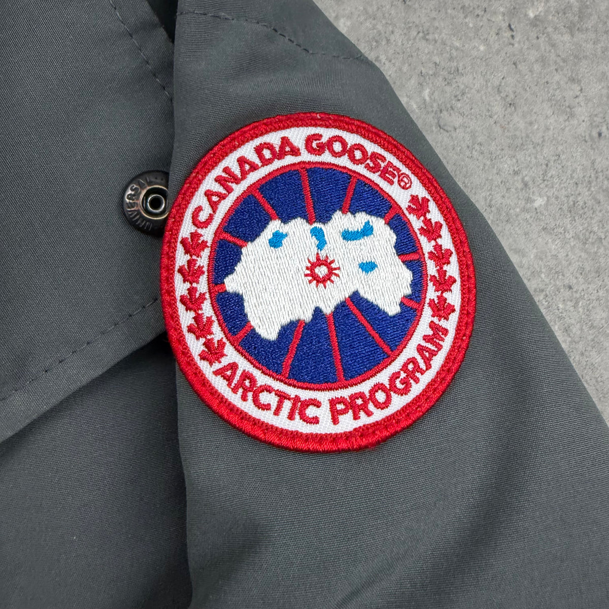 CANADA GOOSE WYNDHAM PARKA GRAPHITE - (XS)
