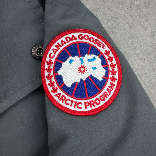 CANADA GOOSE WYNDHAM PARKA GRAPHITE - (XS)