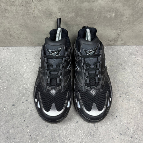 LOUIS VUITTON TATICS BLACK - EU40 (FITS UK 7)