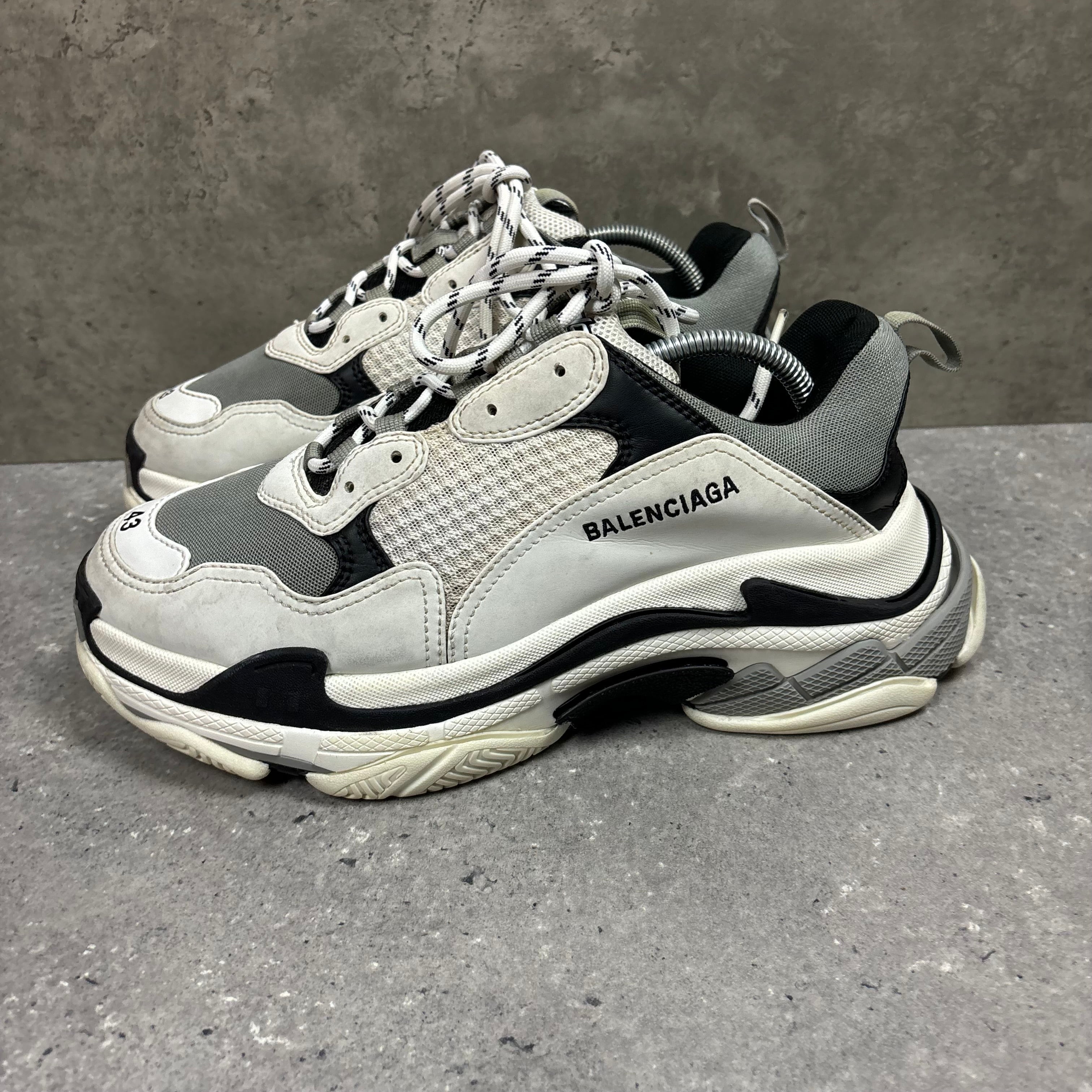 BALENCIAGA TRIPLE S - (EU43 / UK9)