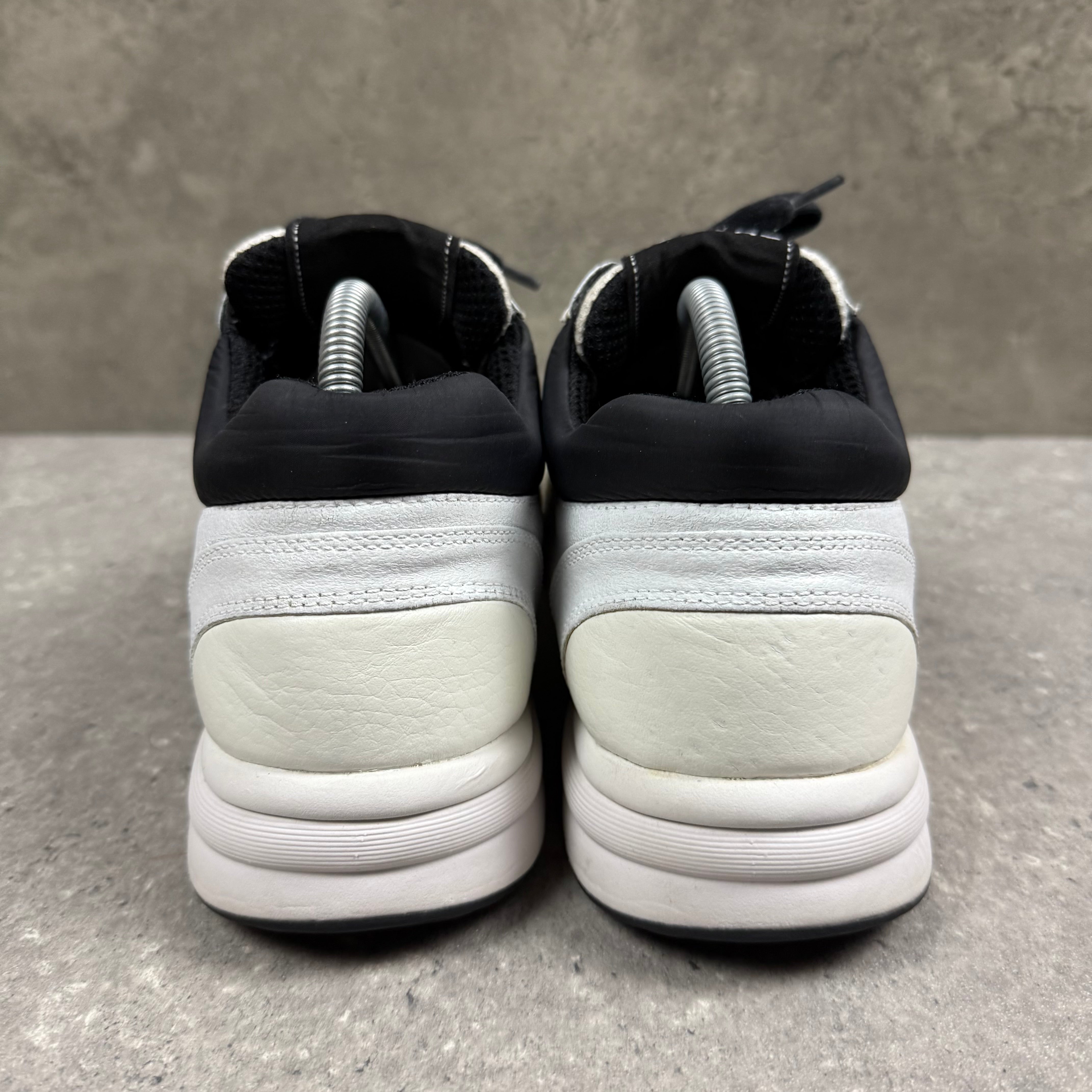 CHANEL RUNNERS CREAM/BLACK -  (EU 41 / UK 7)