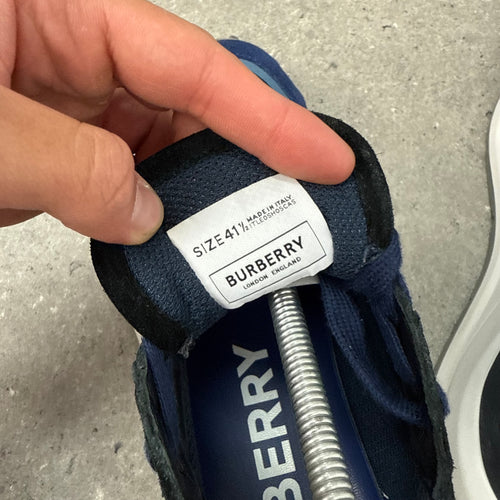 BURBERRY RAMSEY -  (EU41.5 / UK7.5)