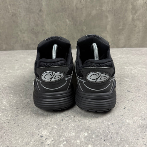 DIOR B30 BLACK (EU 41 / UK 7)