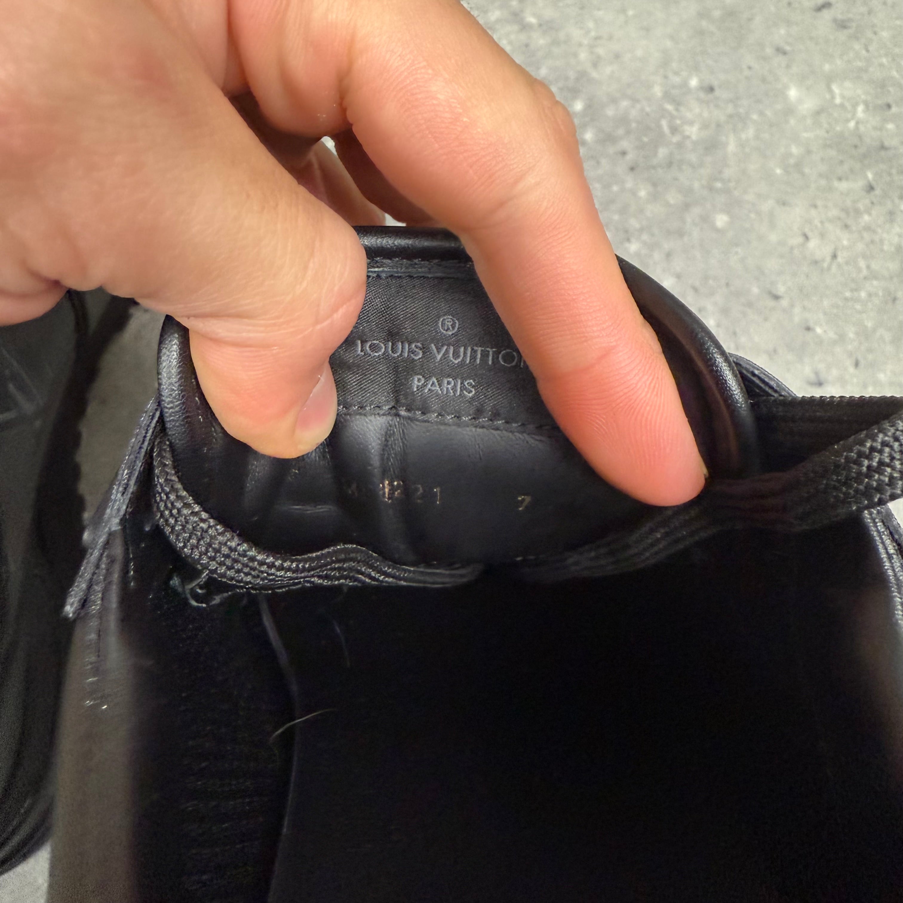 LOUIS VUITTON RUNAWAYS BLACK - EU41 (FITS UK 8)