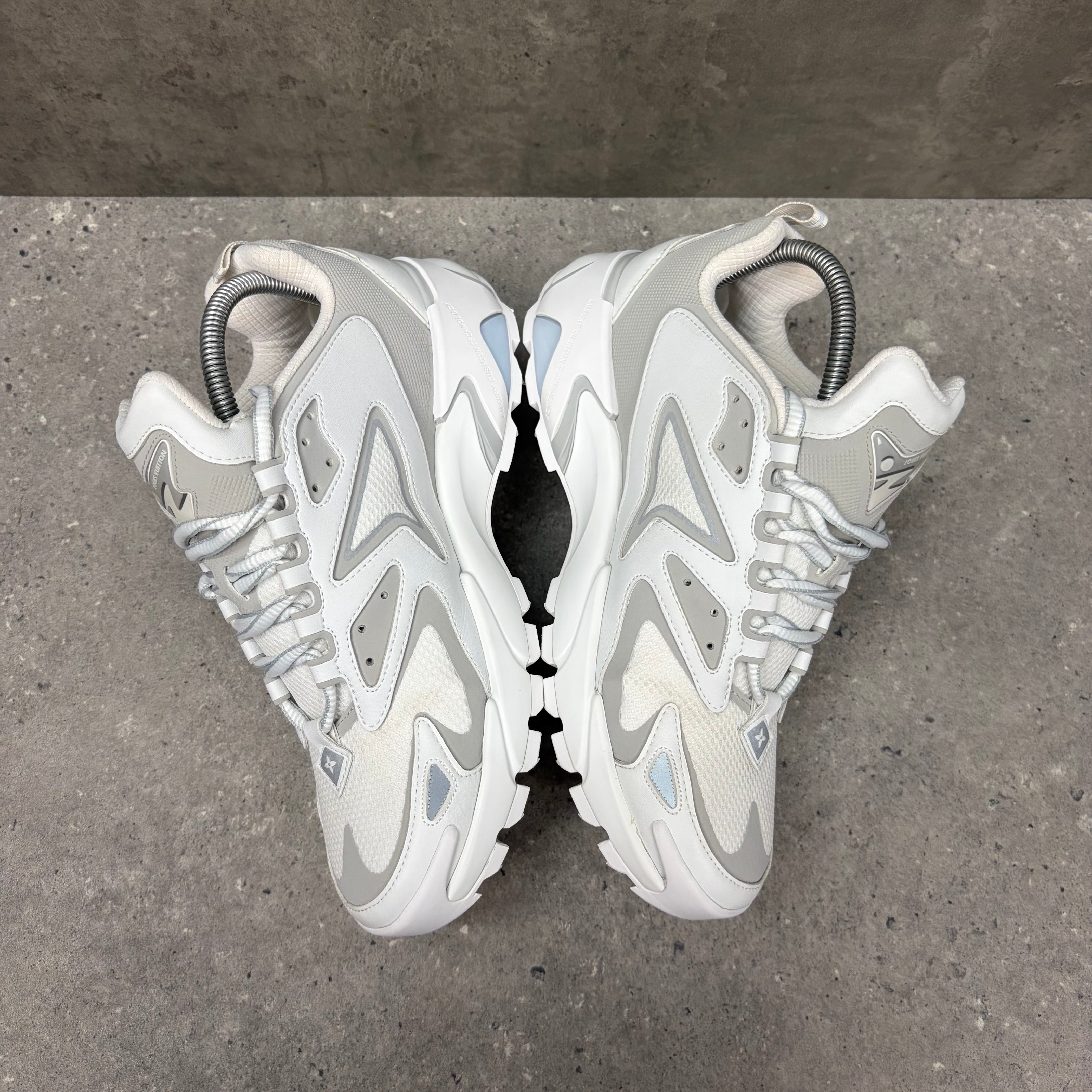 LOUIS VUITTON TACTICS - EU40 (FITS UK 7)