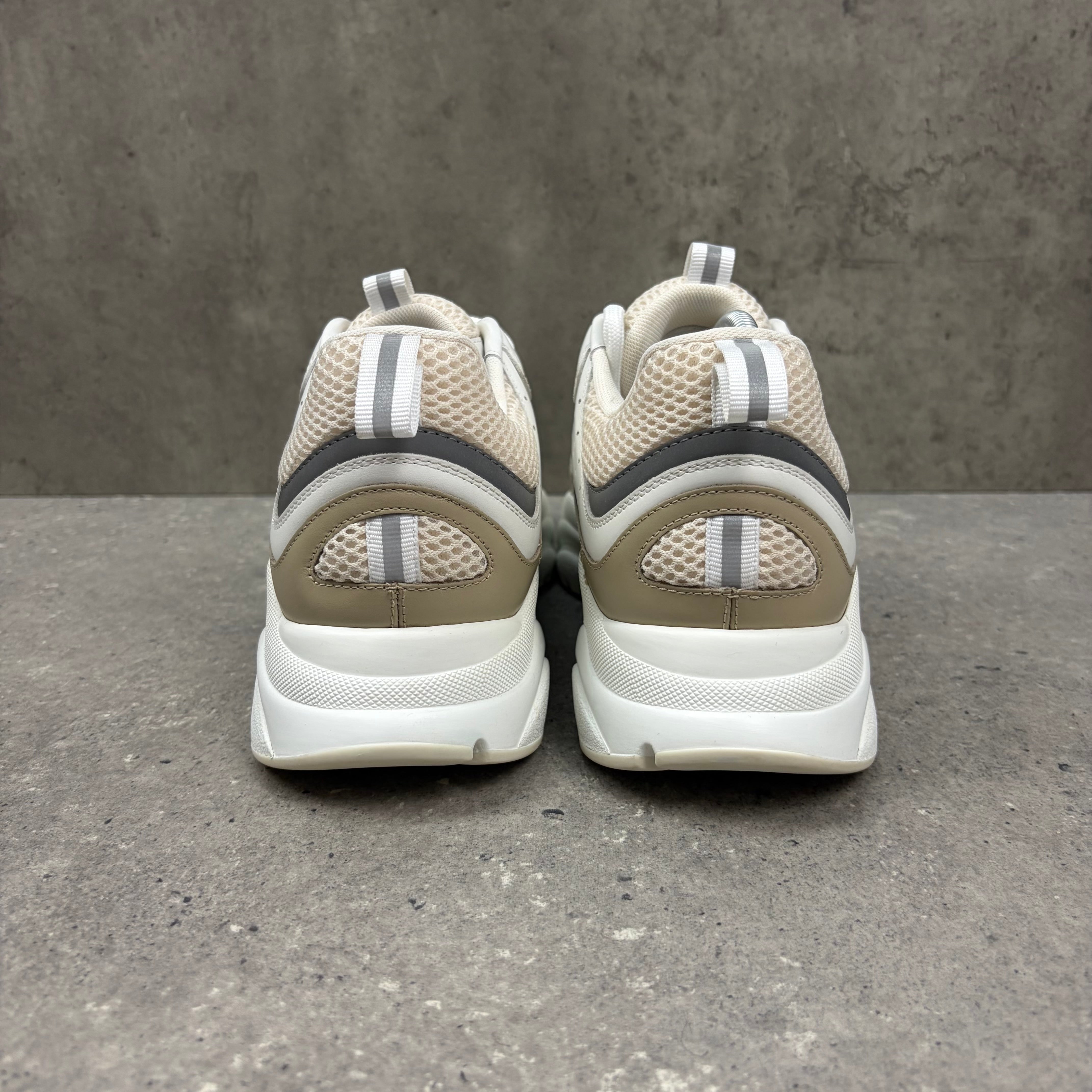DIOR B22 WHITE/BEIGE - (EU43 / UK9)